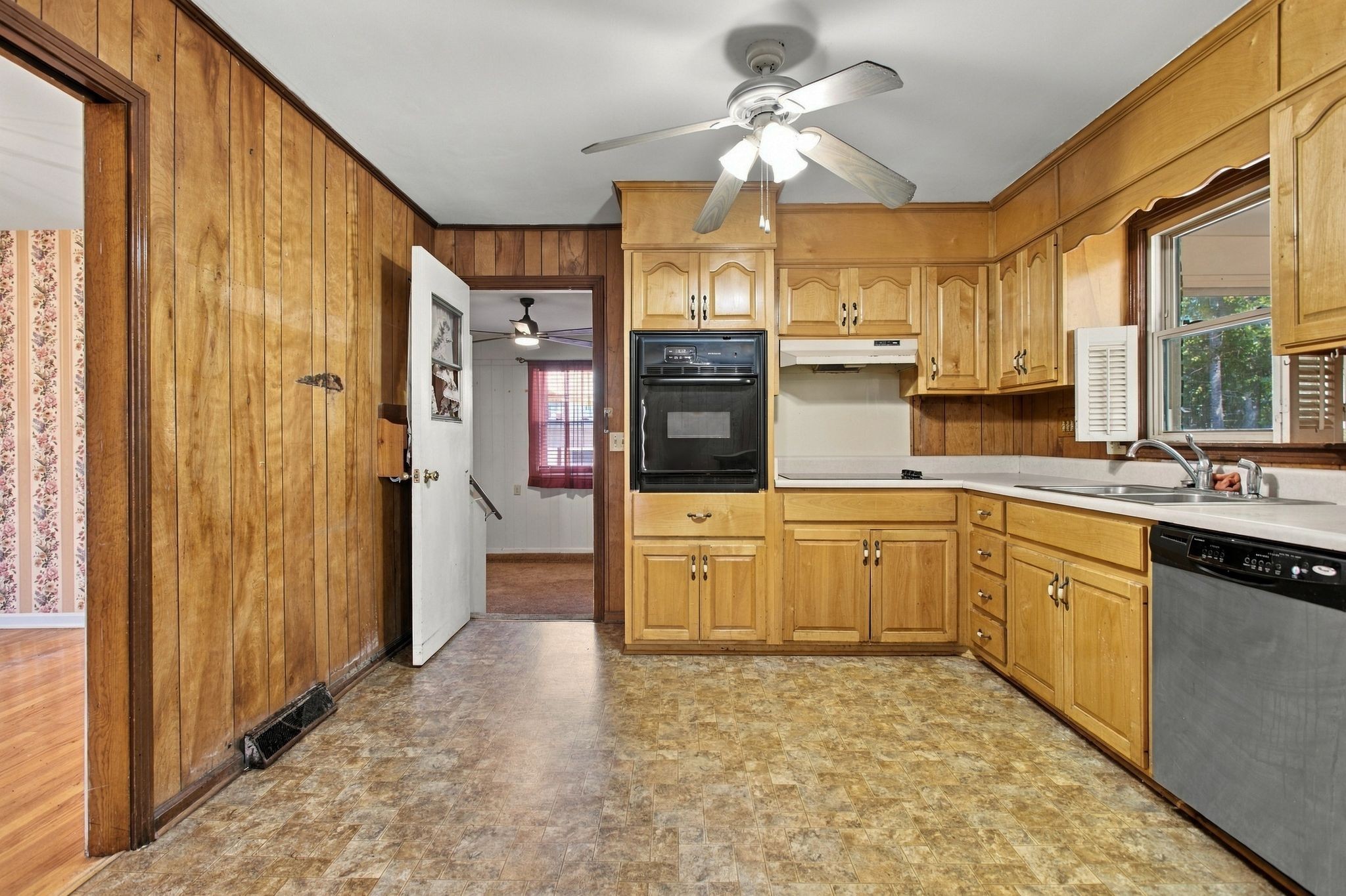624 Crestland Dr Property Photo 11