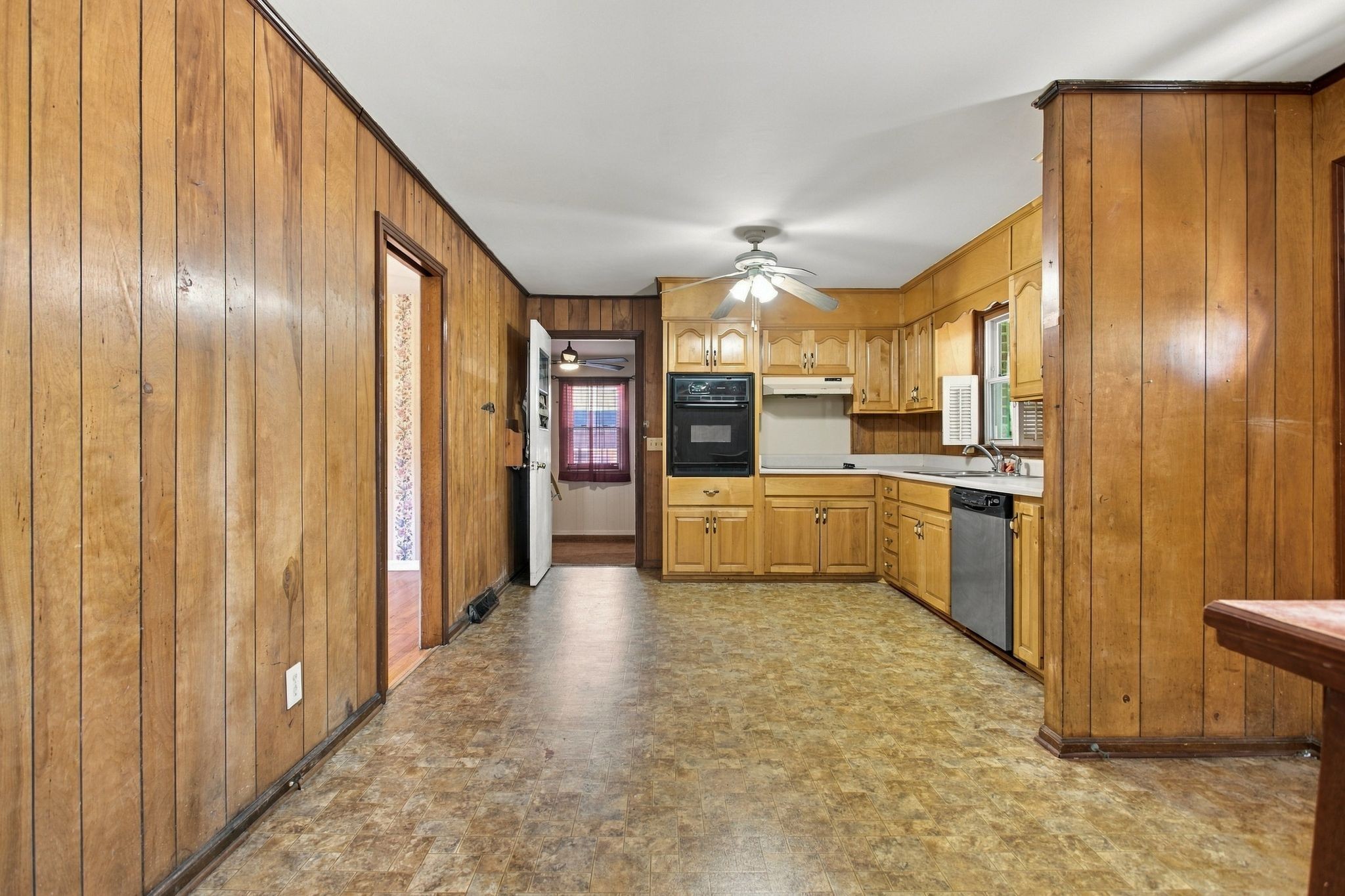 624 Crestland Dr Property Photo 13