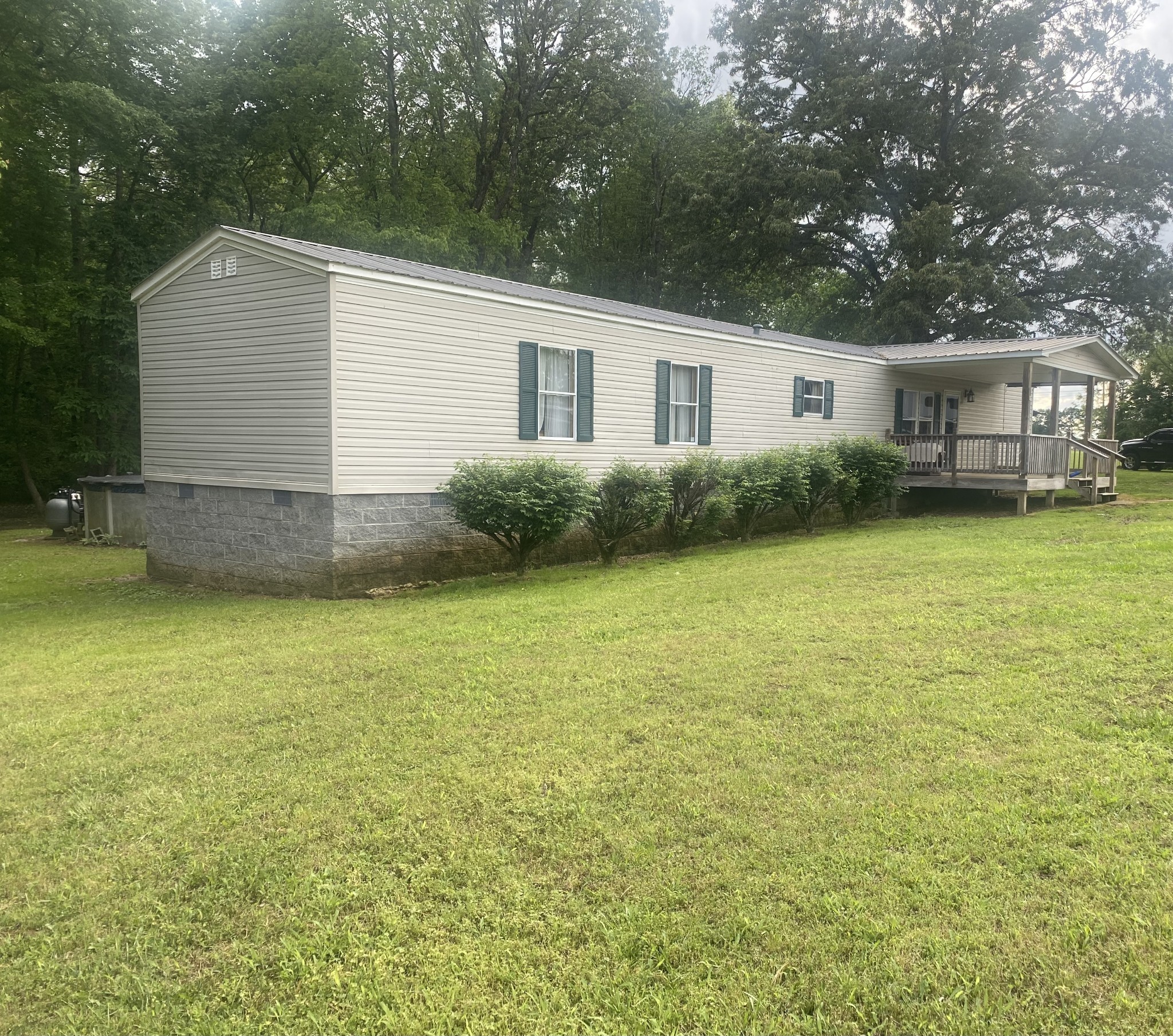 2273 Holcomb Rd Property Photo 1