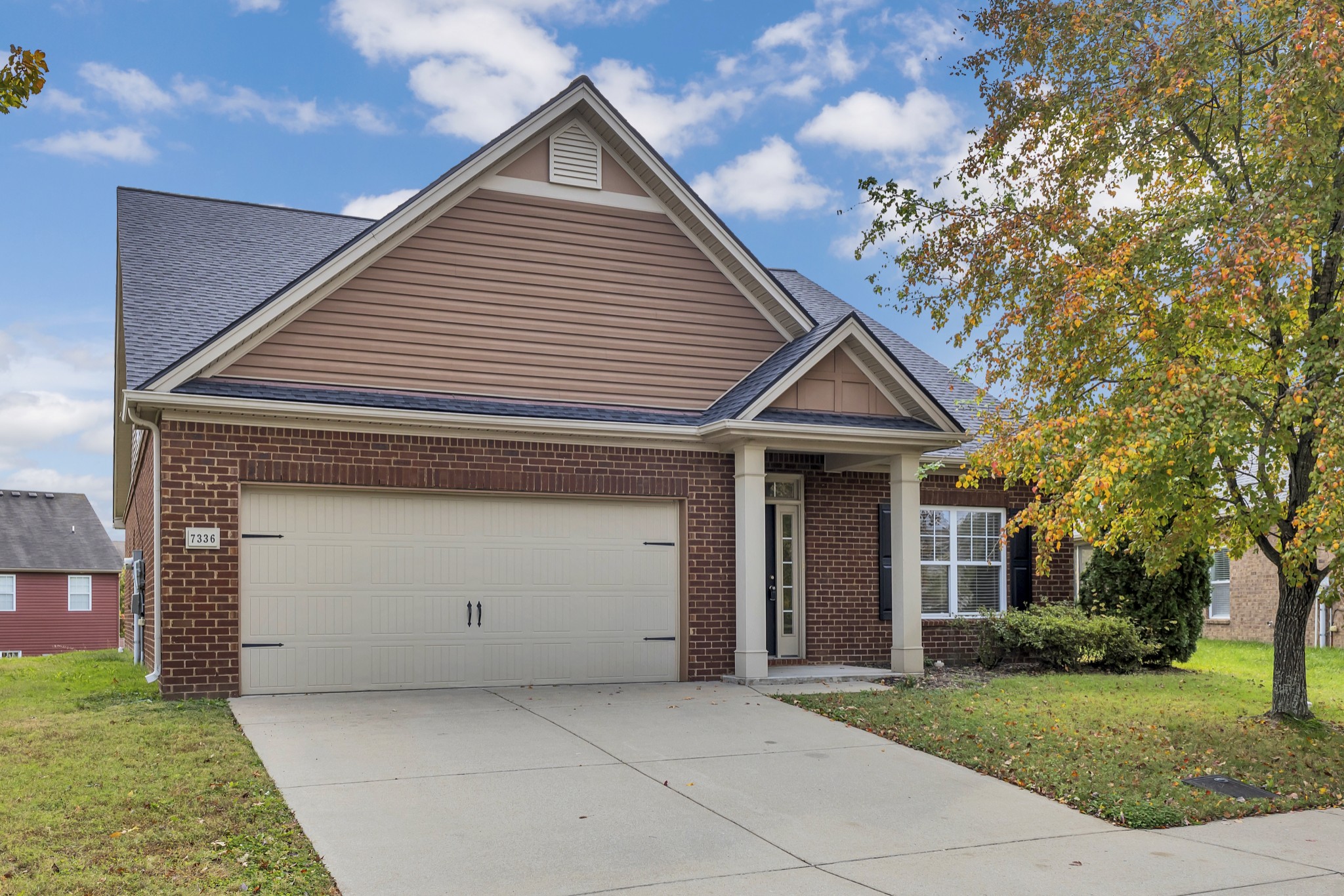 7336 Autumn Crossing Way Property Photo 2