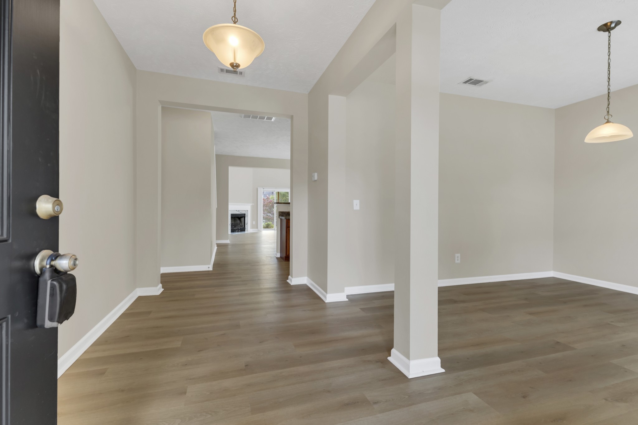 7336 Autumn Crossing Way Property Photo 5