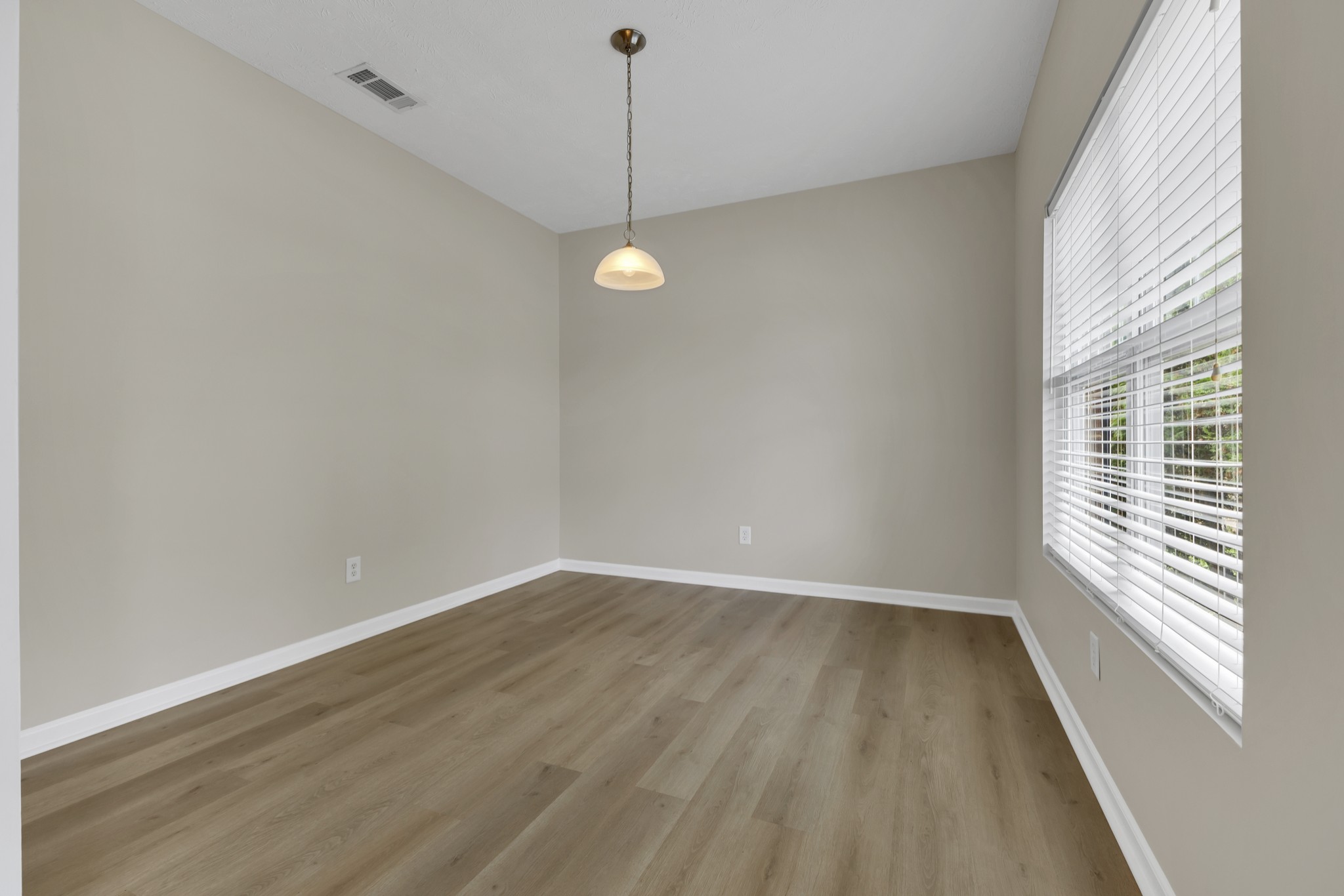 7336 Autumn Crossing Way Property Photo 7