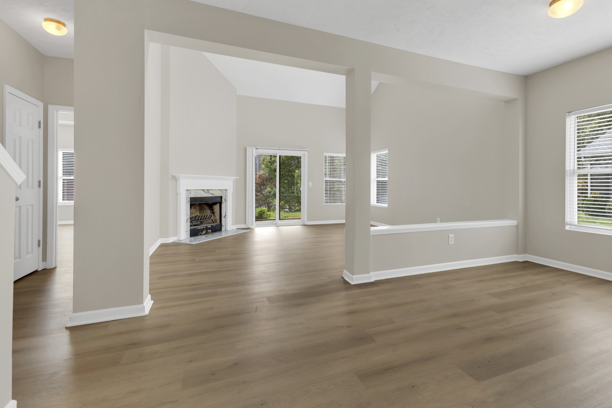 7336 Autumn Crossing Way Property Photo 9