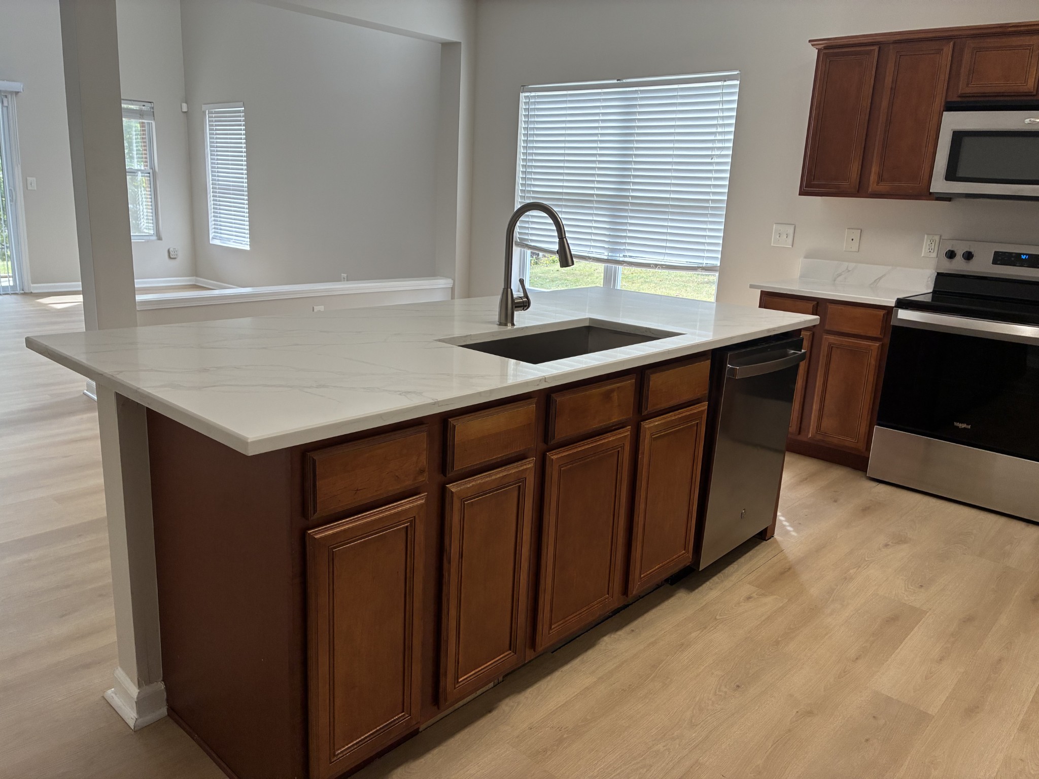 7336 Autumn Crossing Way Property Photo 12