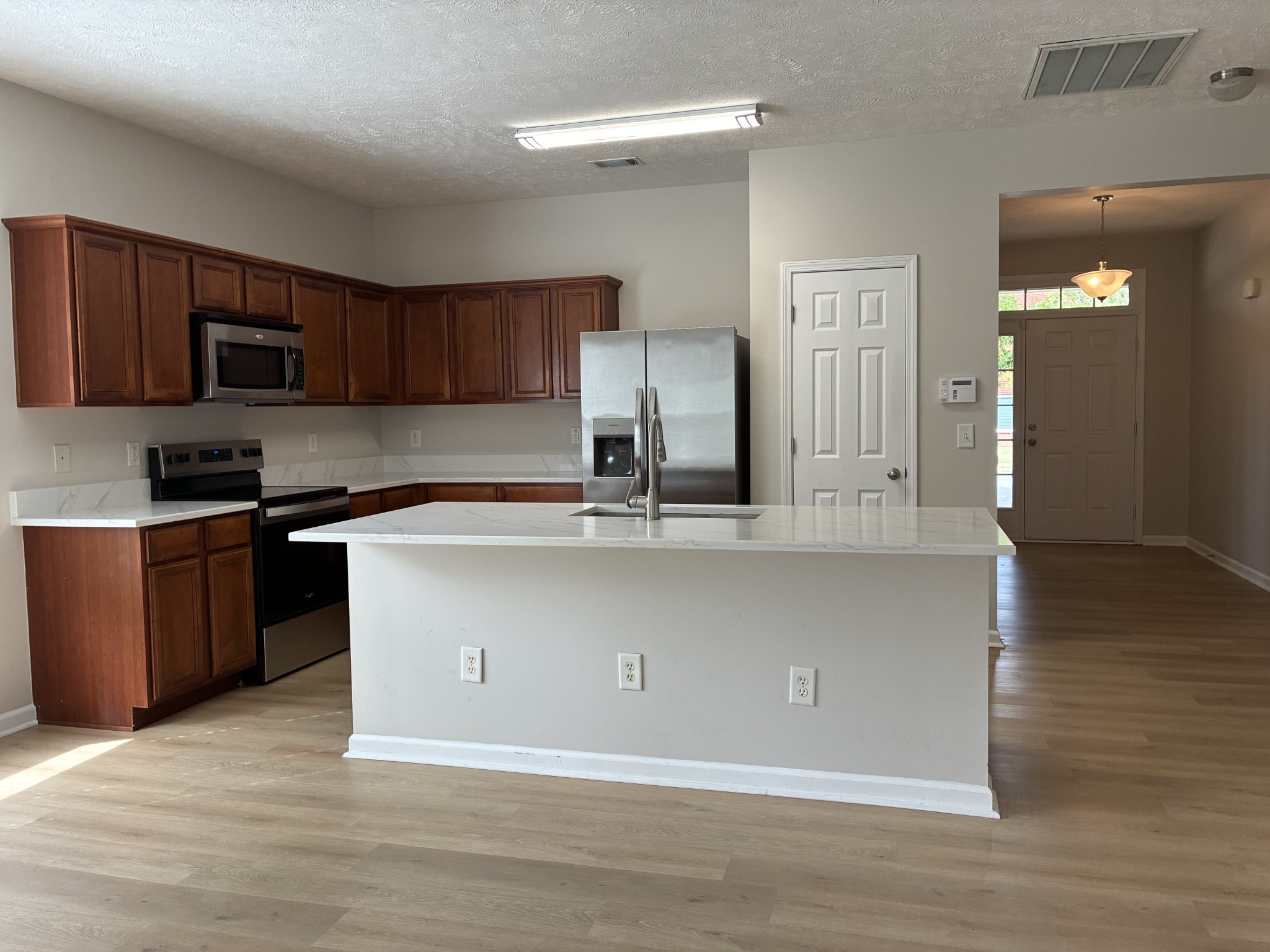 7336 Autumn Crossing Way Property Photo 16