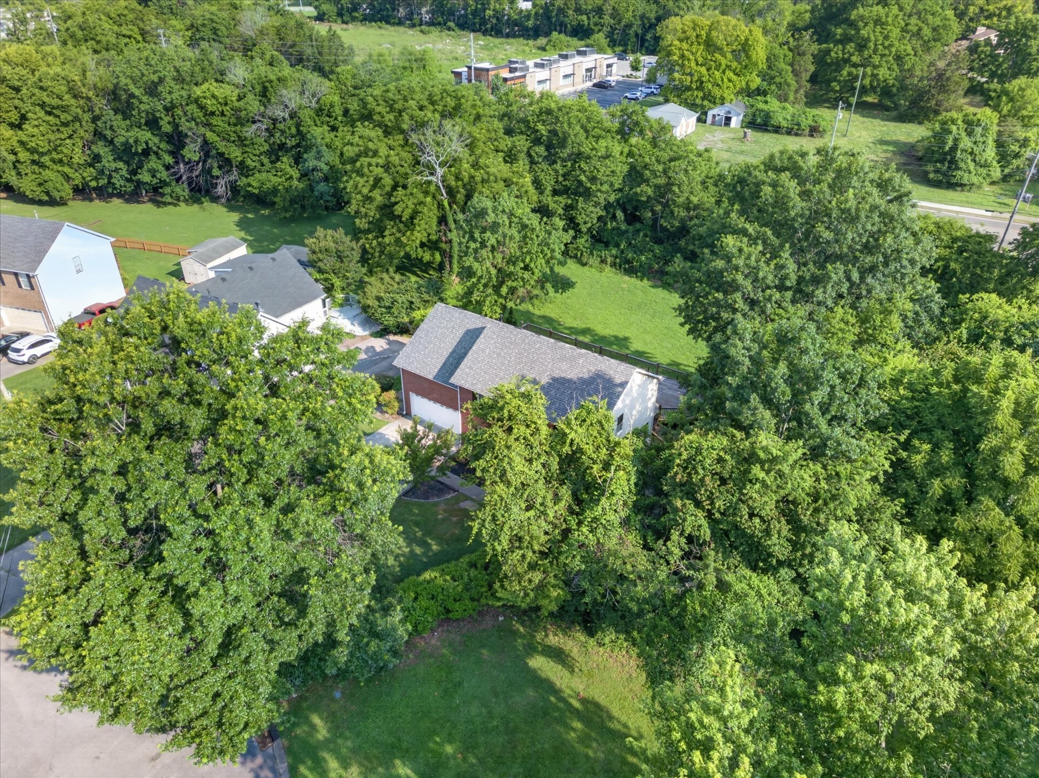 402 Pointe Clear Dr Property Photo 13