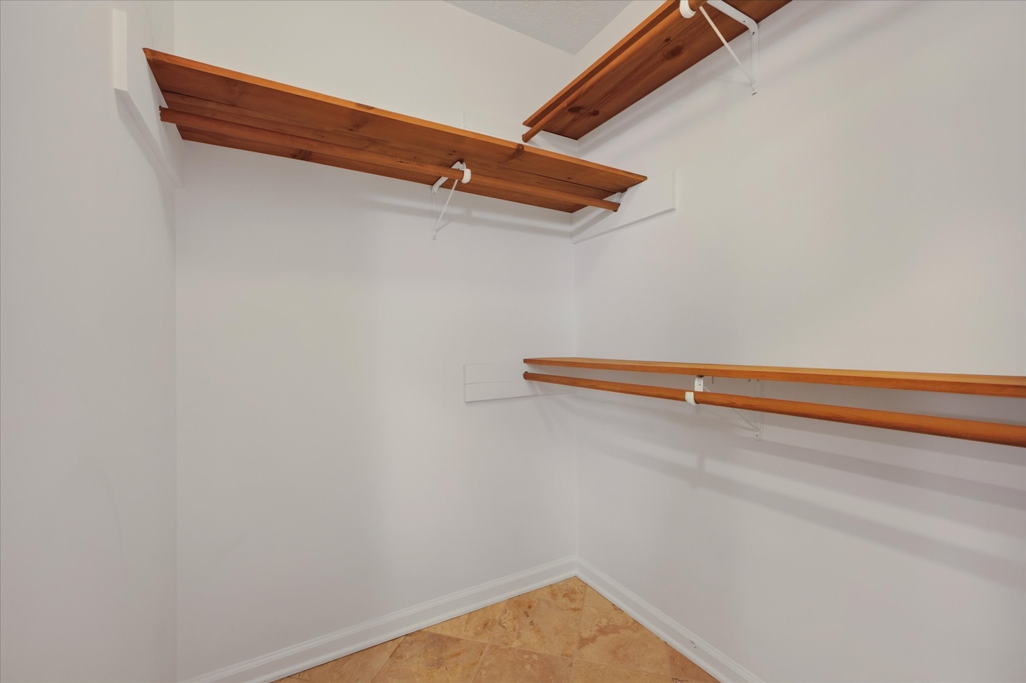 402 Pointe Clear Dr Property Photo 25