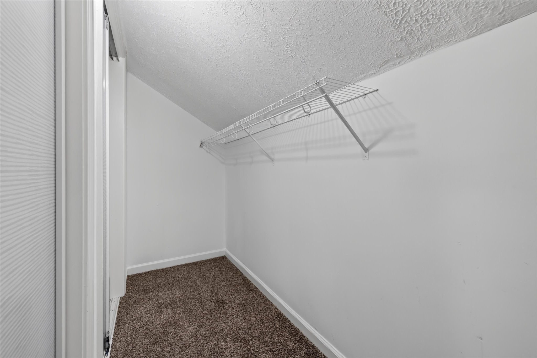 402 Pointe Clear Dr Property Photo 31