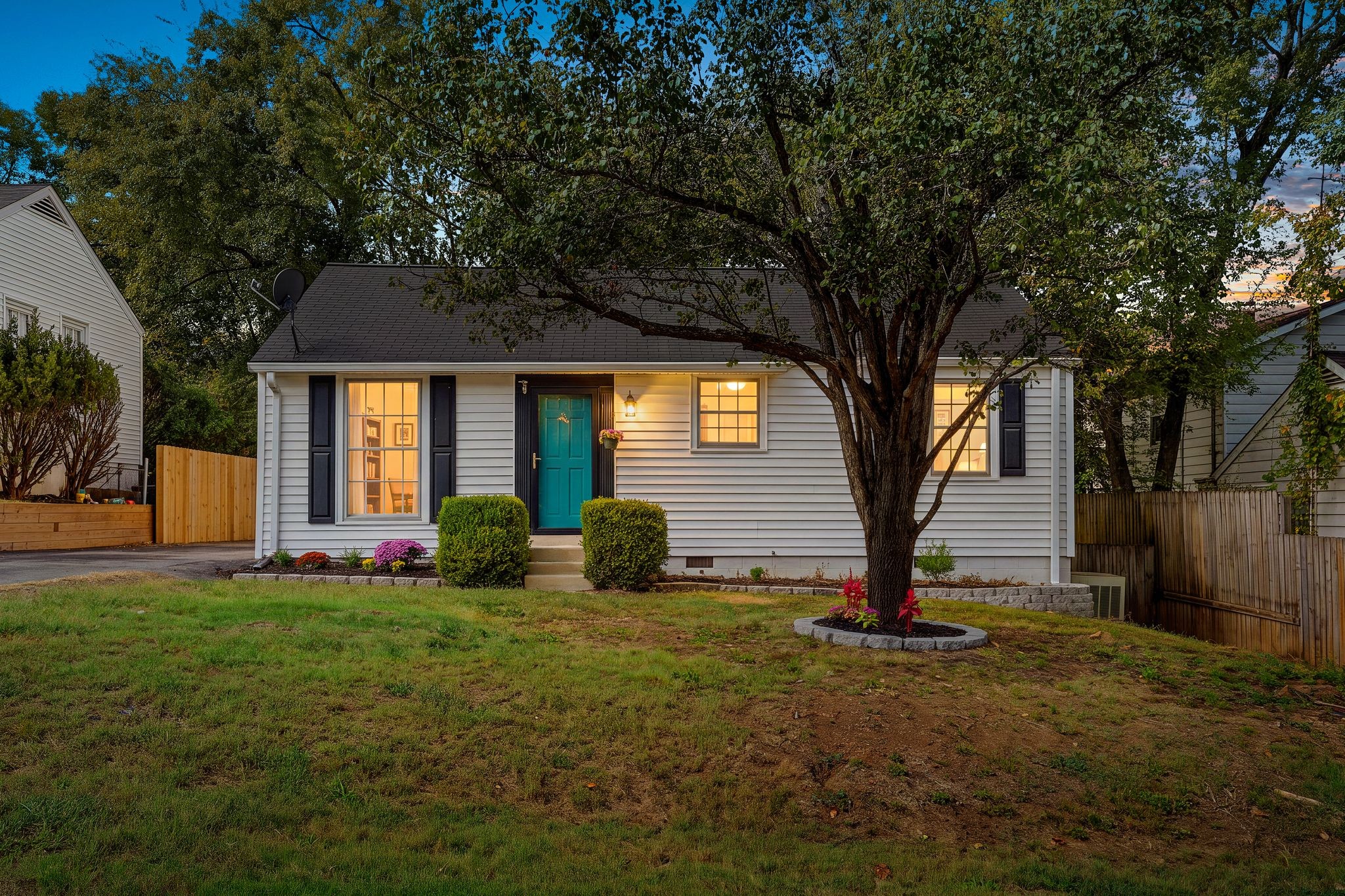 5609 Meadowcrest Ln Property Photo 1