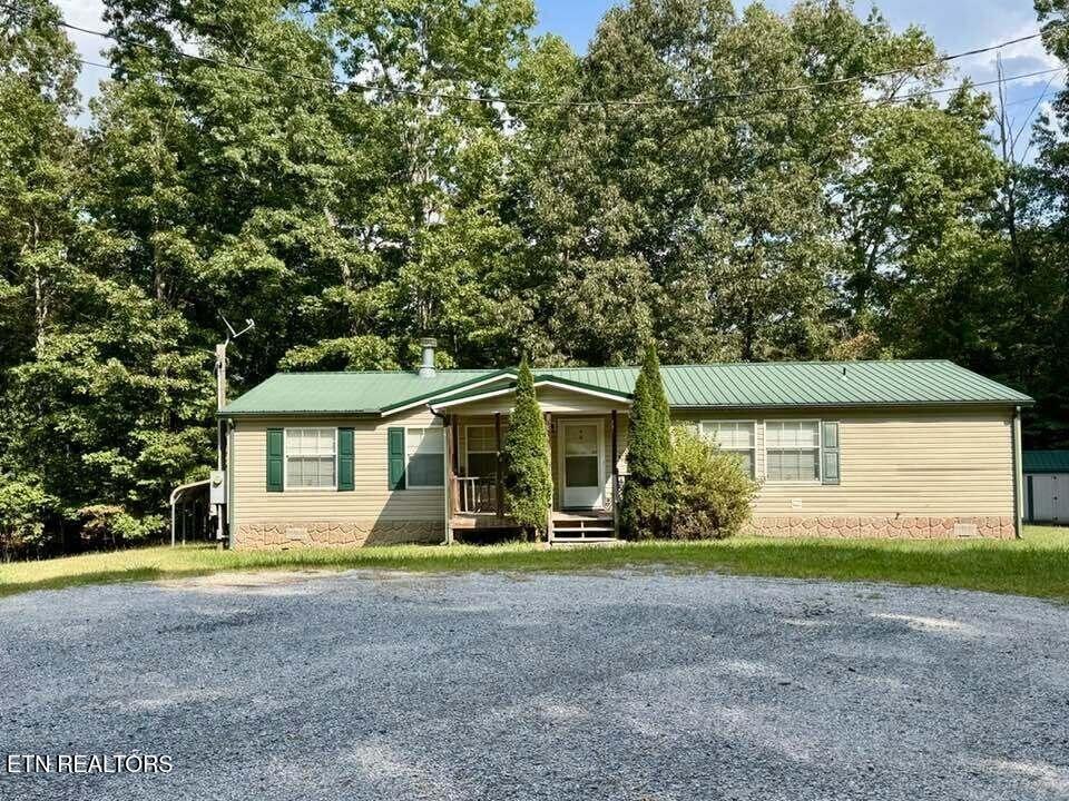 1010 Oswego Circle Property Photo 1