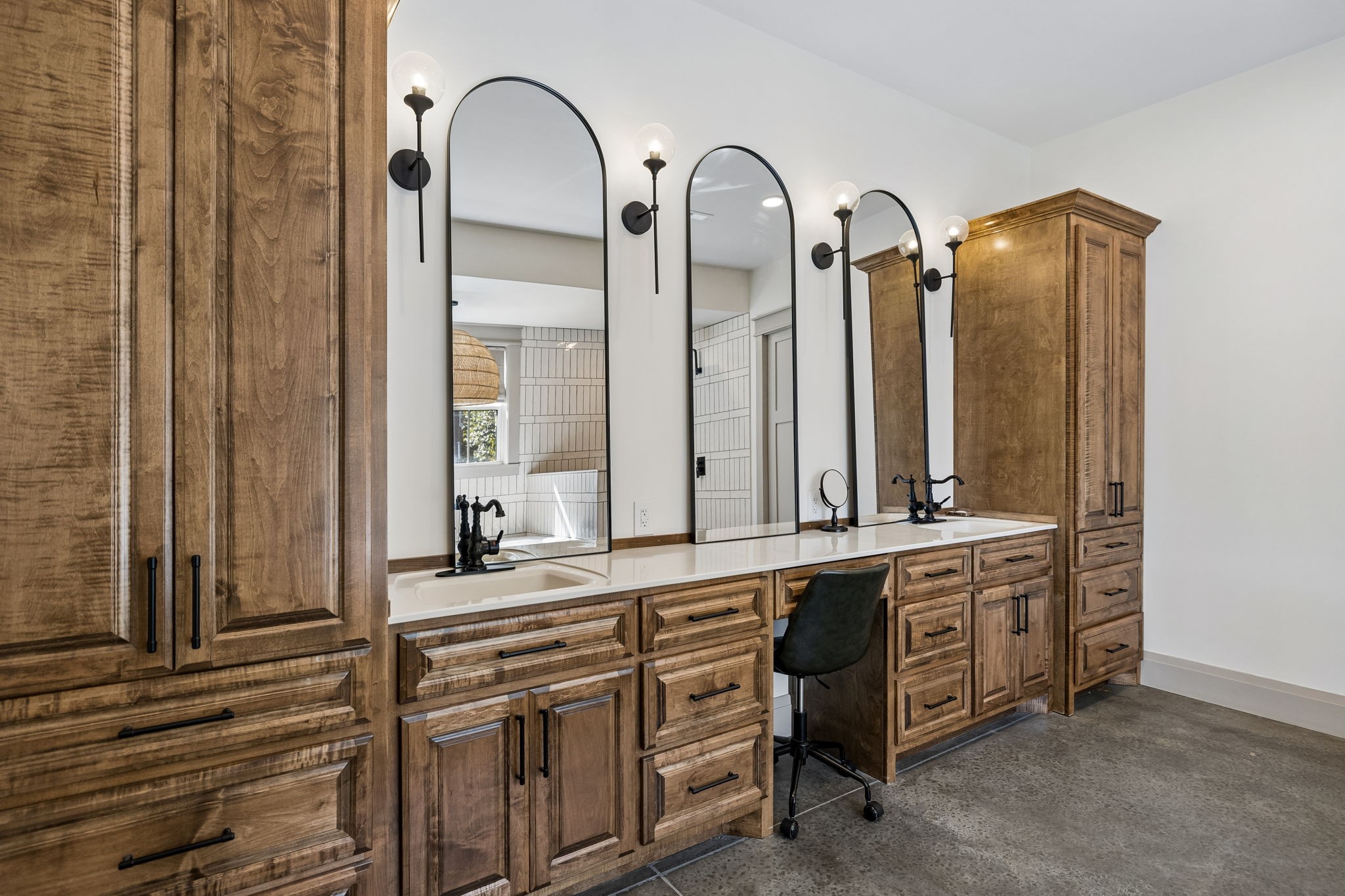 17 E 1st Ave Property Photo 43