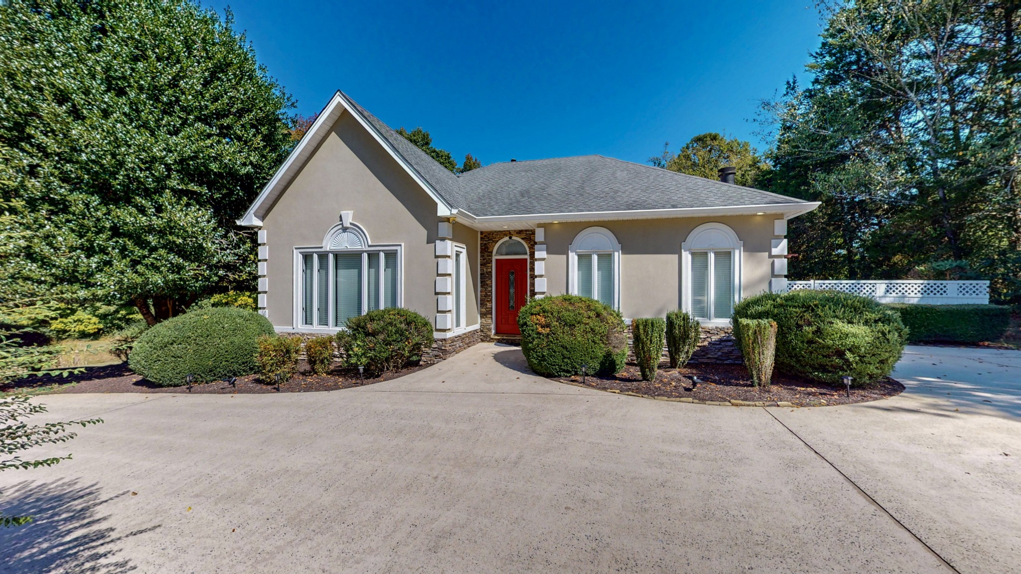 210 Anatole Ln, Nw Property Photo 2