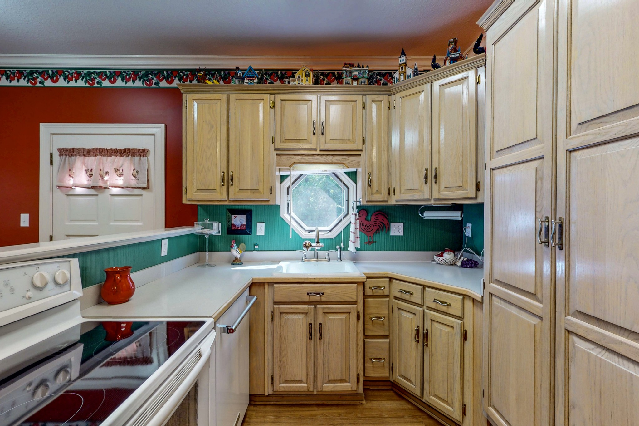 210 Anatole Ln, Nw Property Photo 23