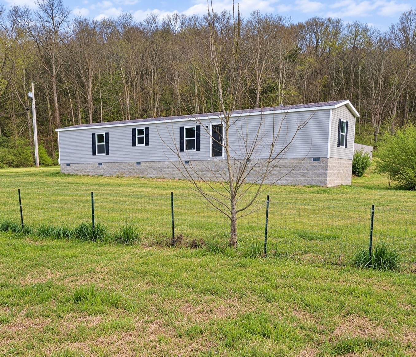 2 Kaylee Ln Property Photo 1