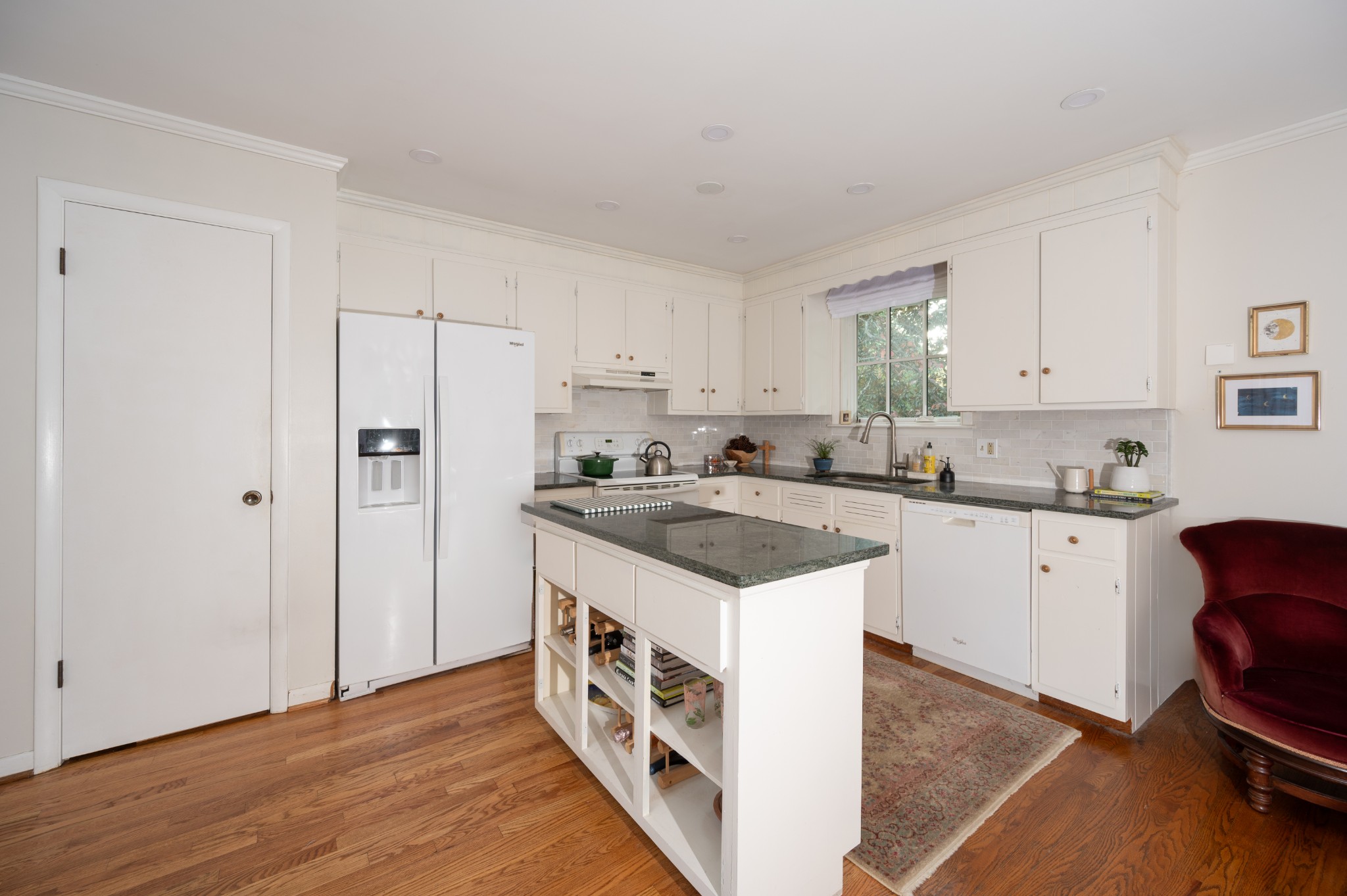 108 Brookfield Ave Property Photo 7