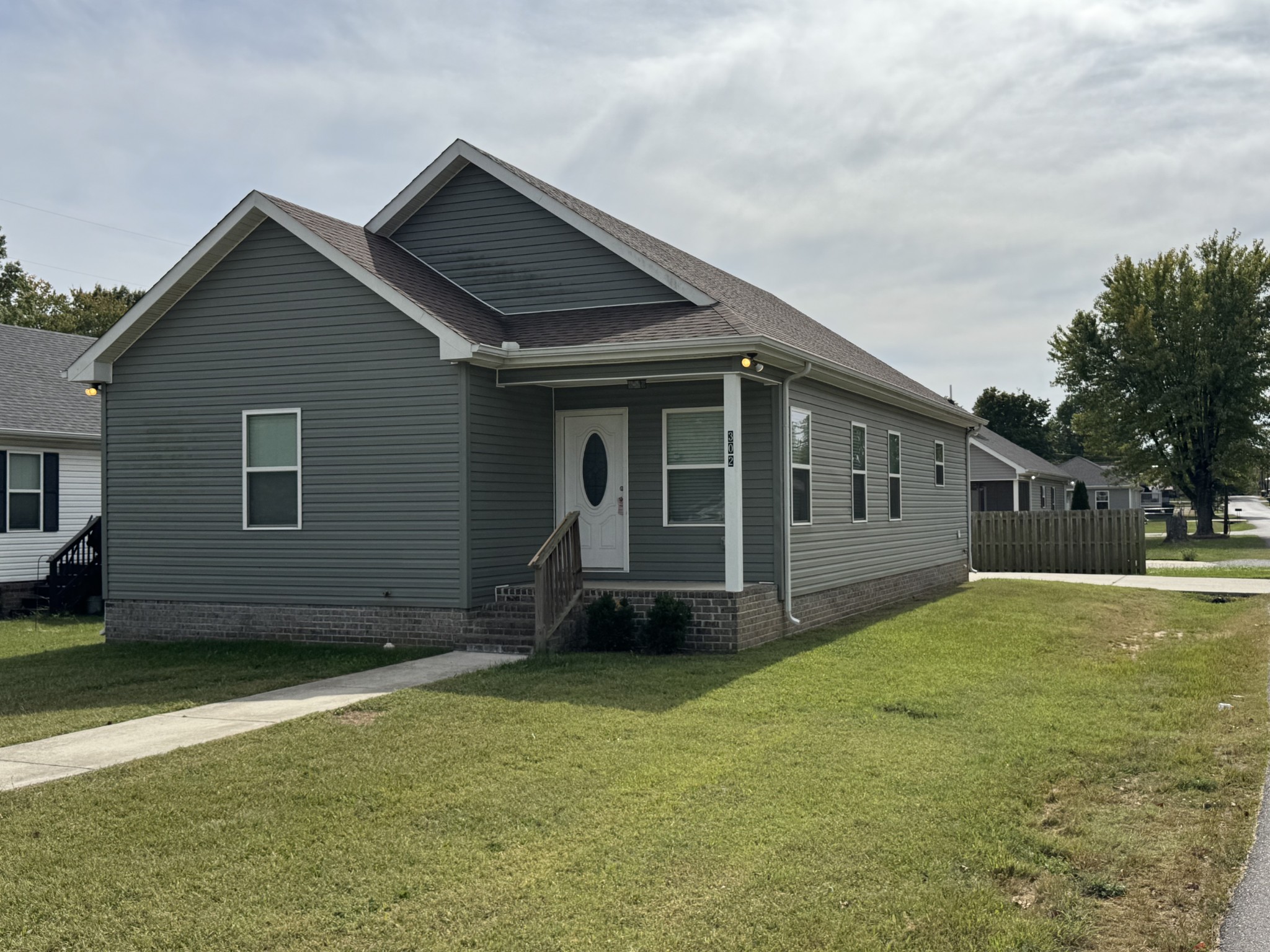 302 College St Property Photo 1