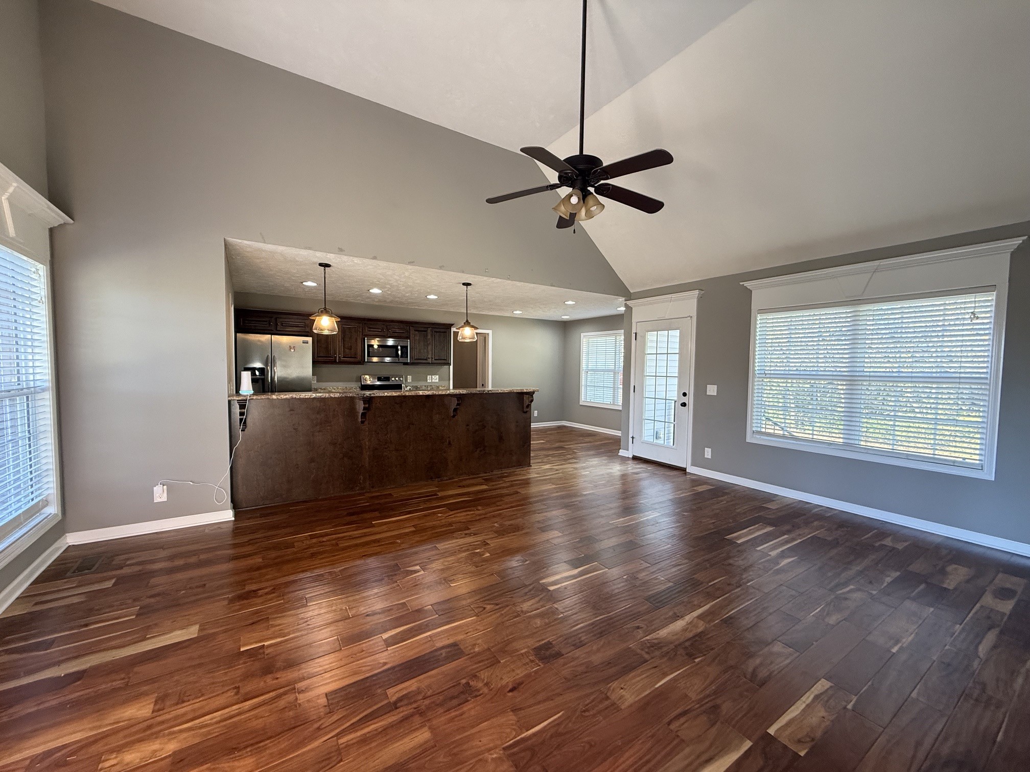 5863 Villa Way Property Photo 3