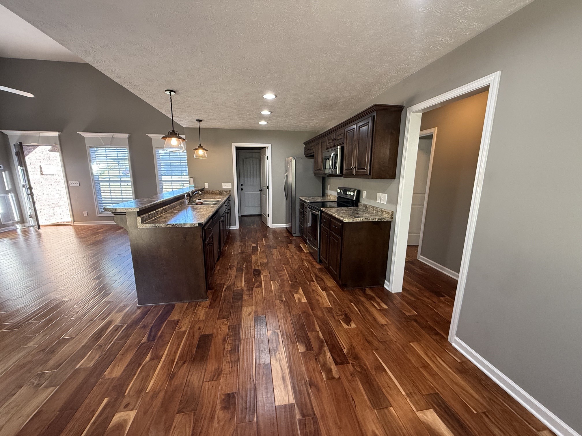 5863 Villa Way Property Photo 5