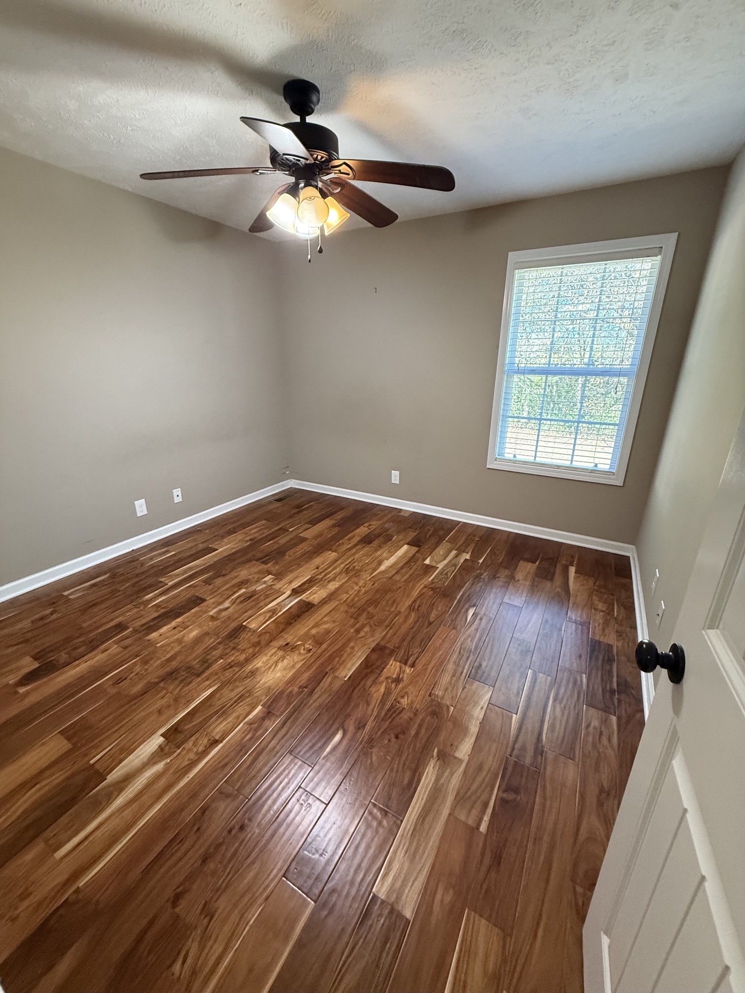 5863 Villa Way Property Photo 9