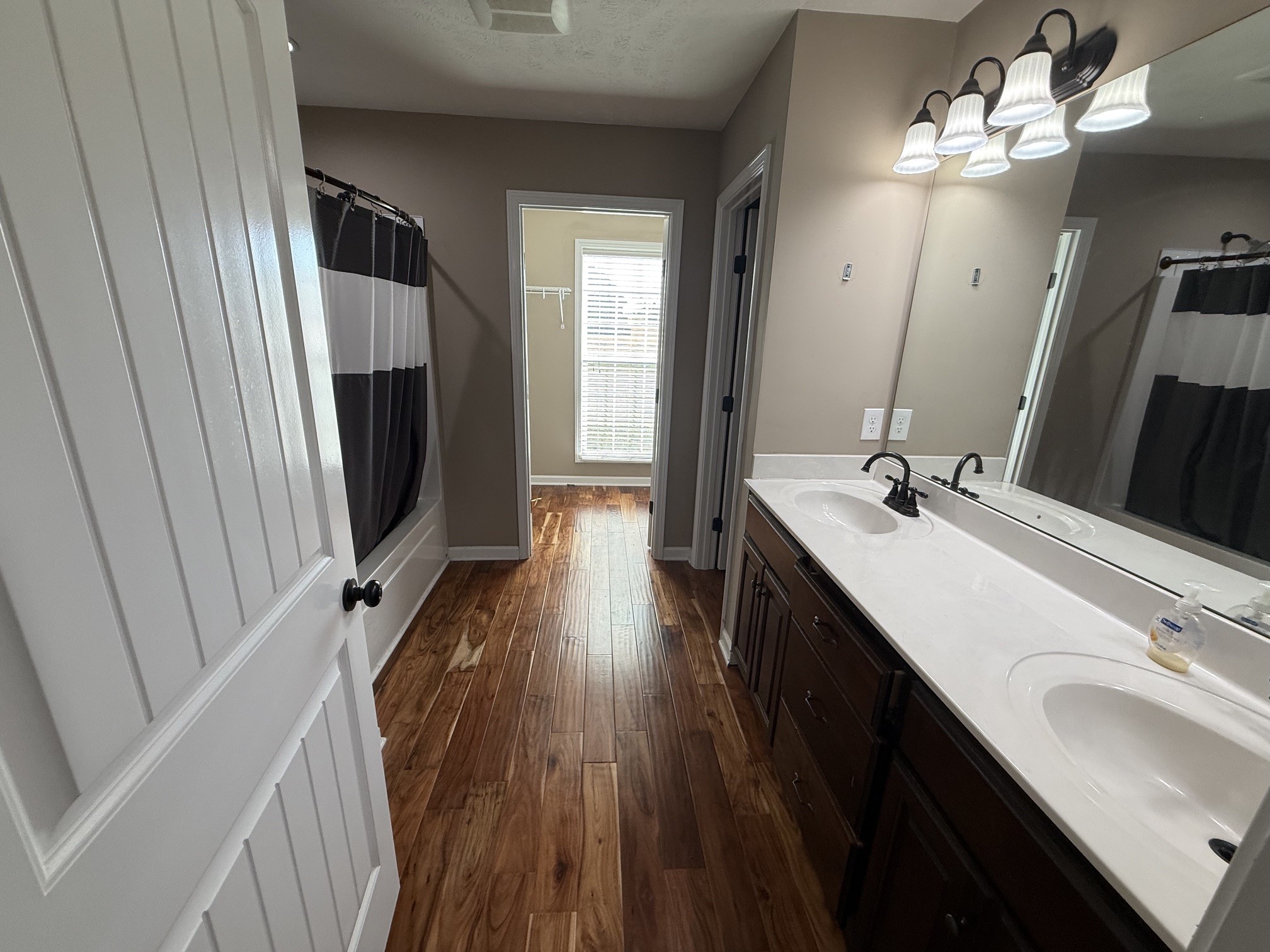 5863 Villa Way Property Photo 16