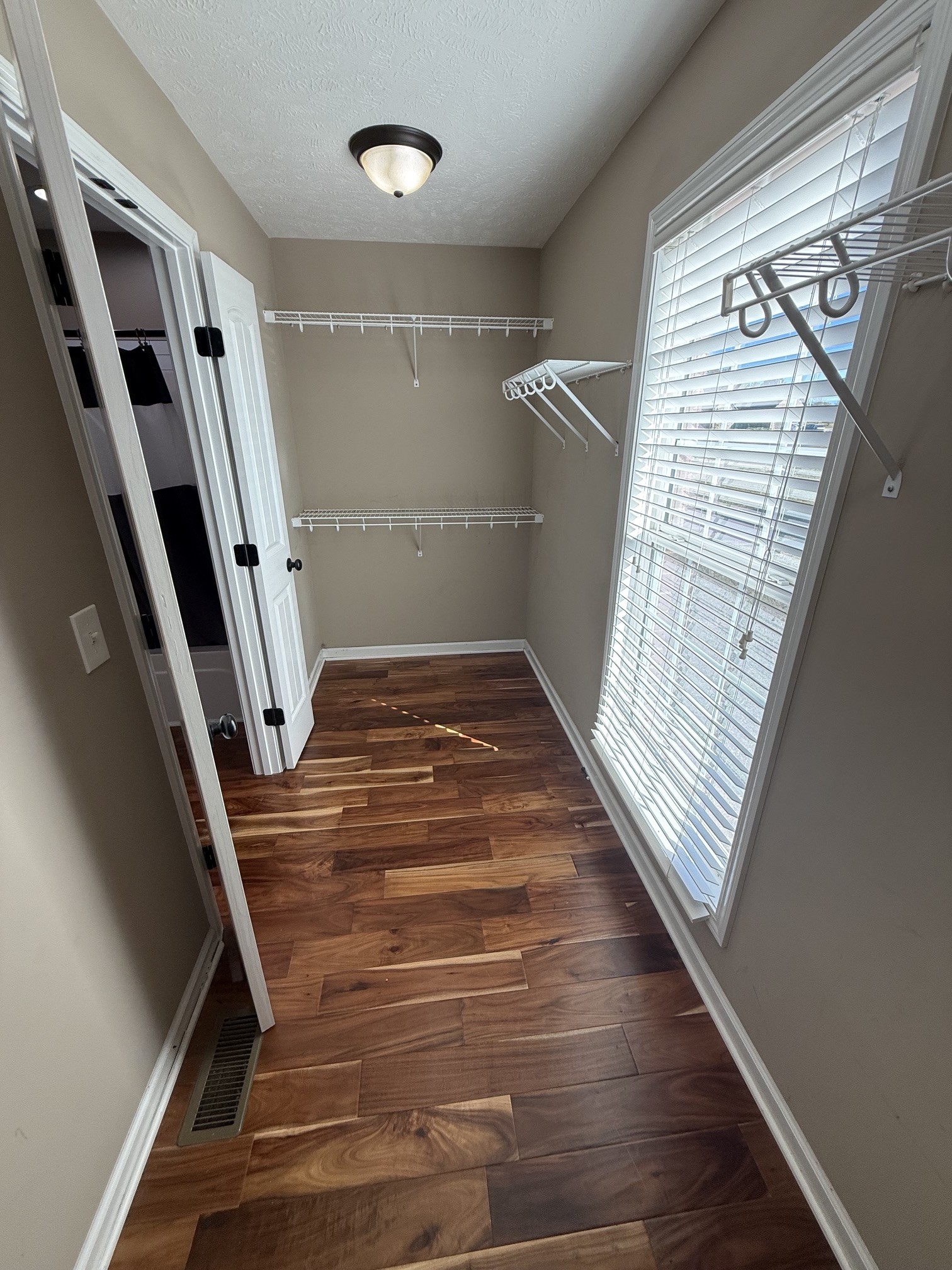 5863 Villa Way Property Photo 19
