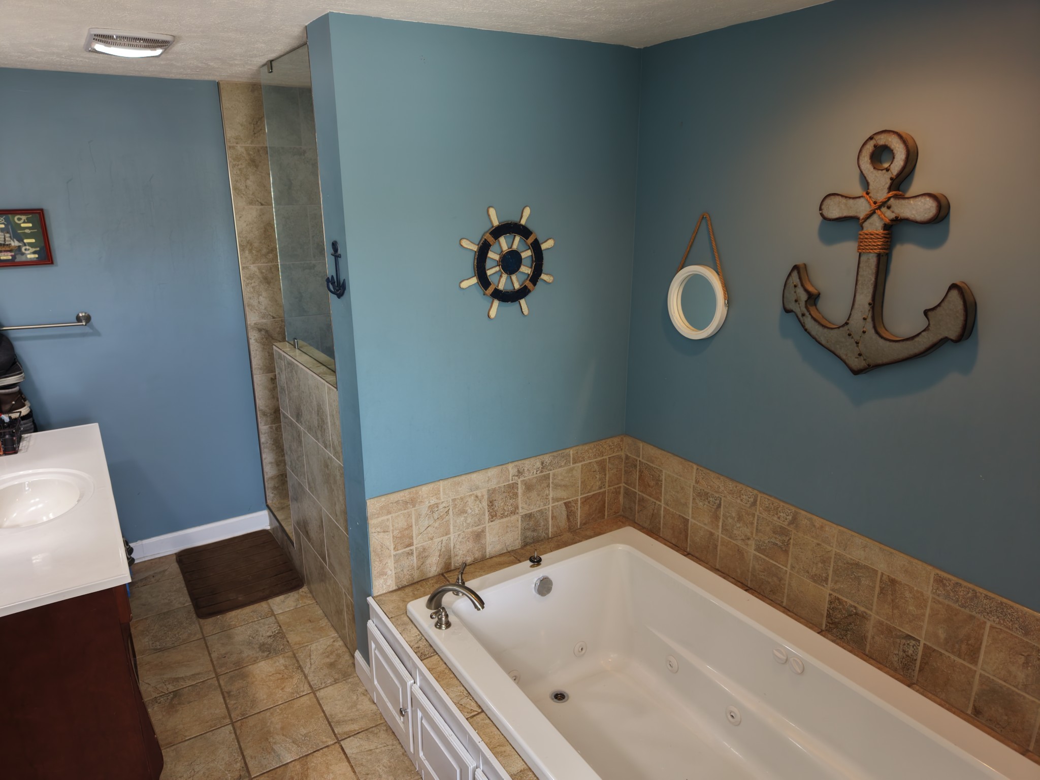 147 Edgehill Ln Property Photo 35