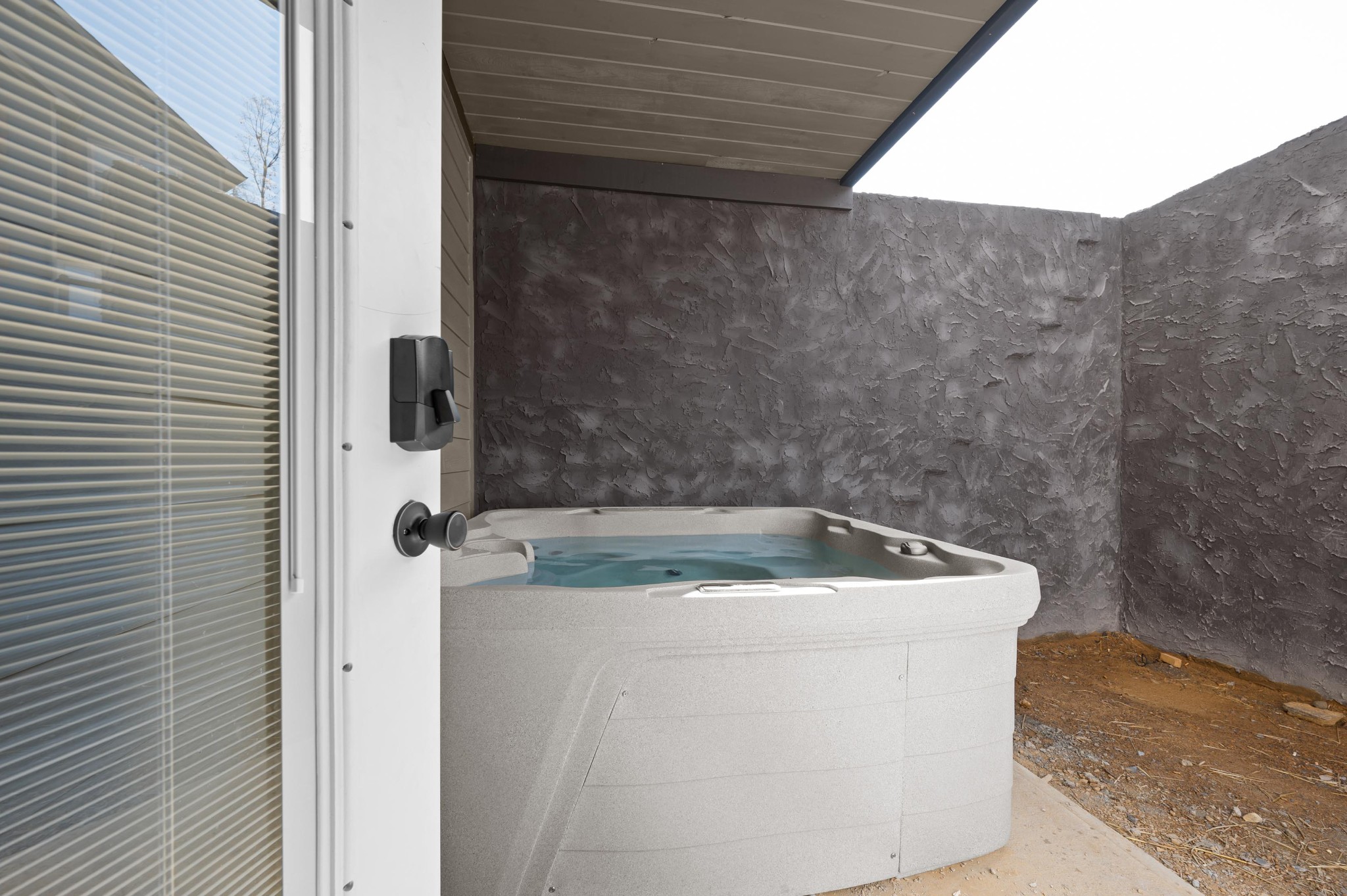 1654 Veterans Blvd Property Photo 40