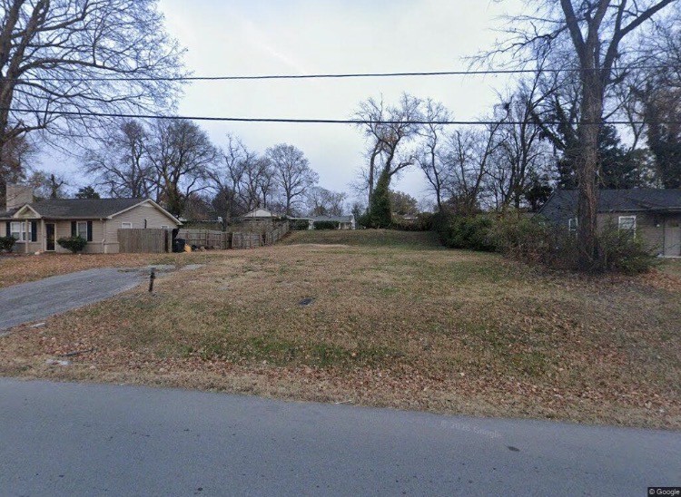 2818 Hartford Dr Property Photo 1