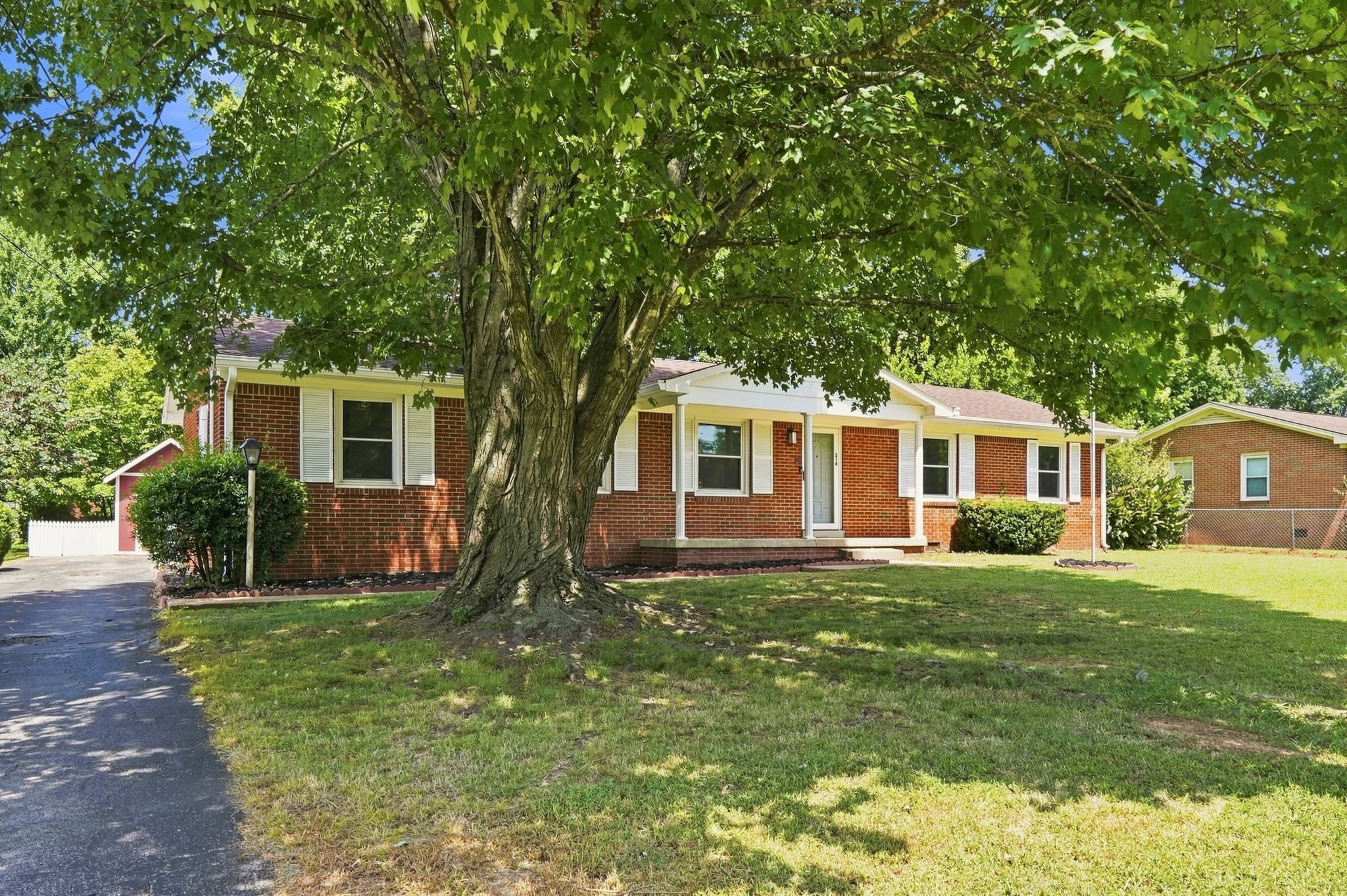 214 Stonewall Rd Property Photo 3