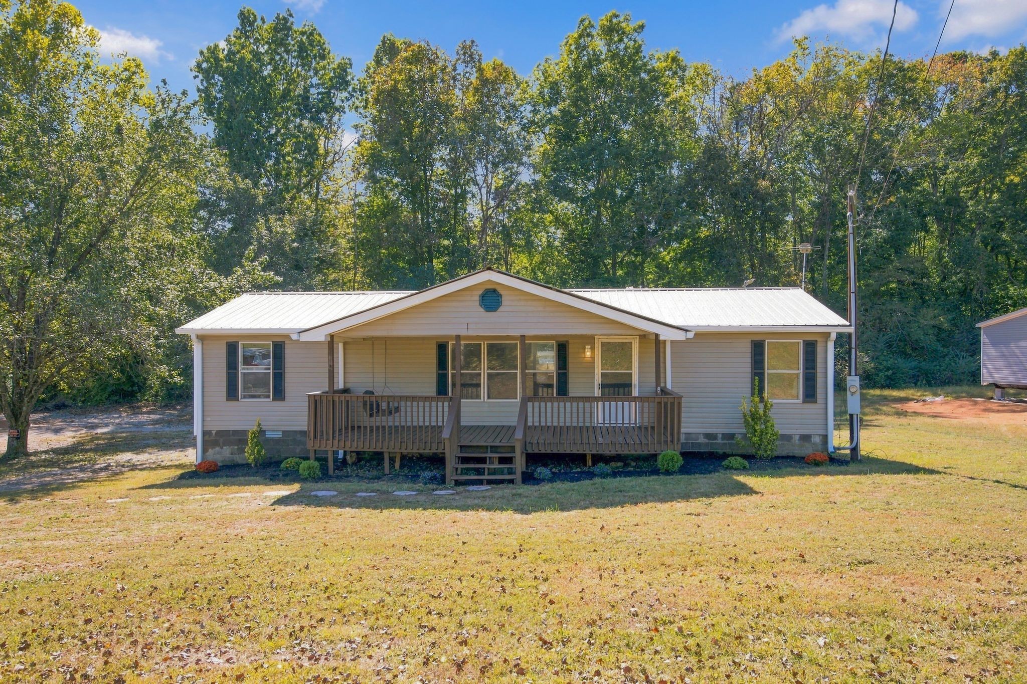 1005 Briarwood Dr Property Photo 1