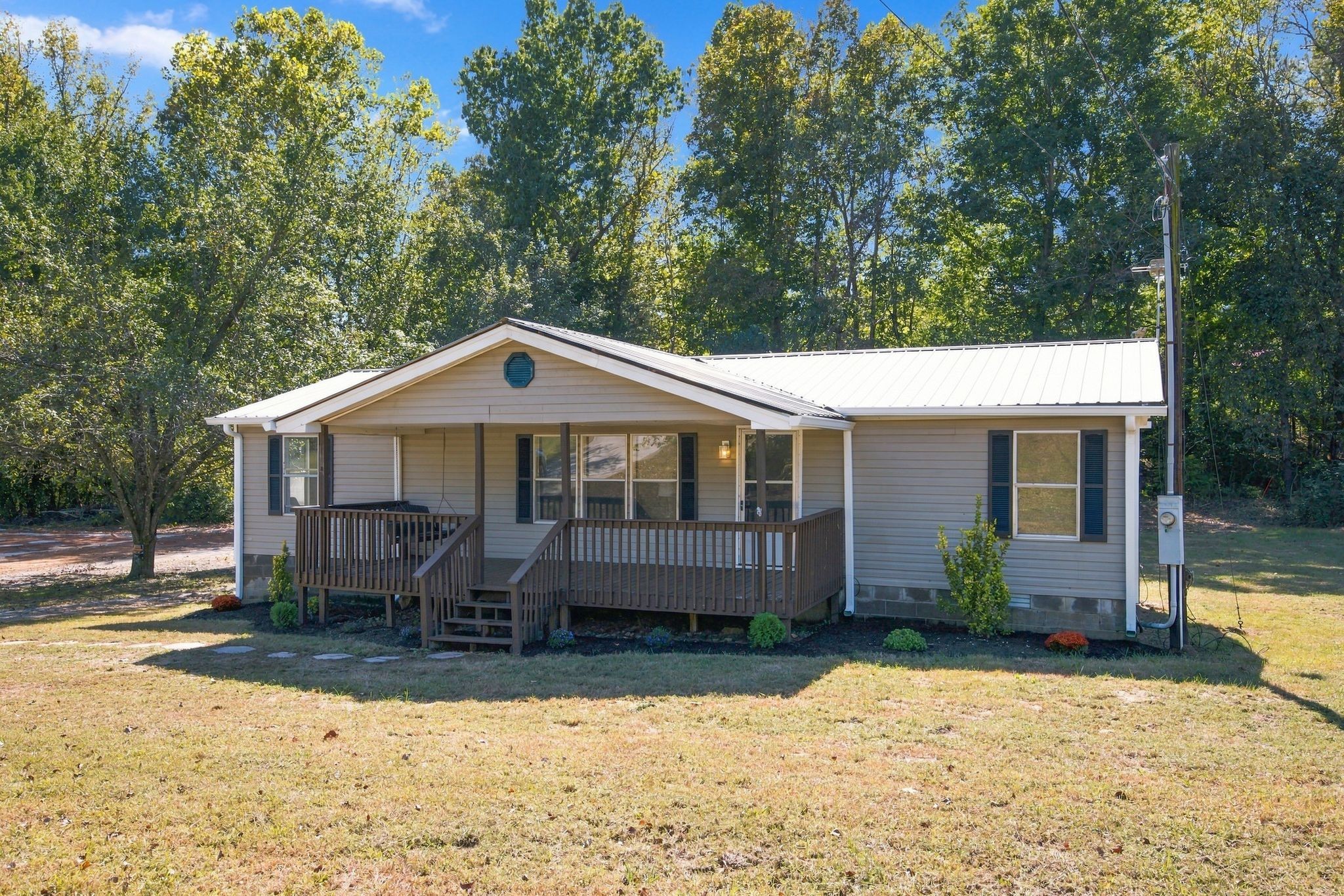1005 Briarwood Dr Property Photo 2