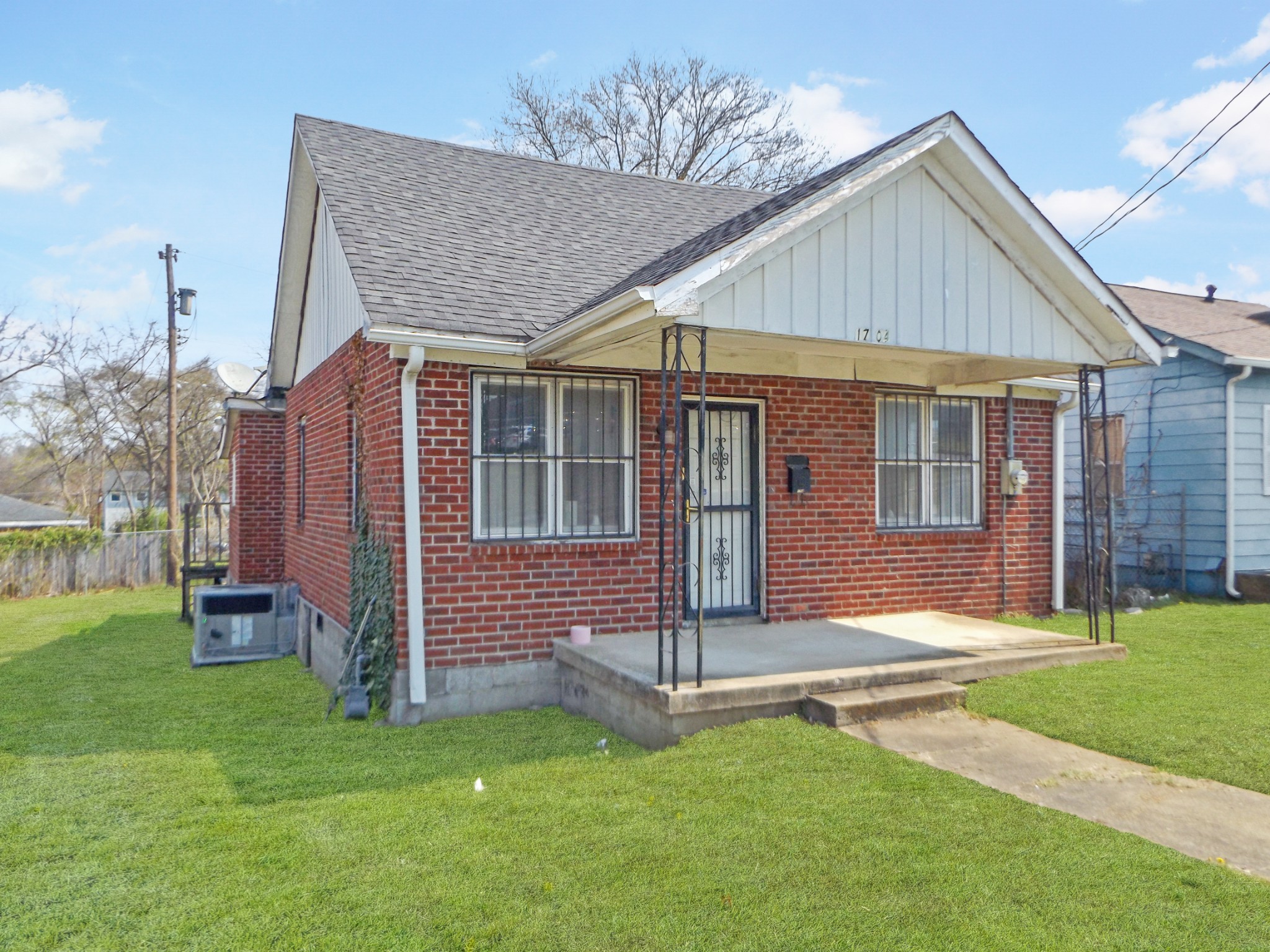 1704 Dr Db Todd Jr Blvd Property Photo 1