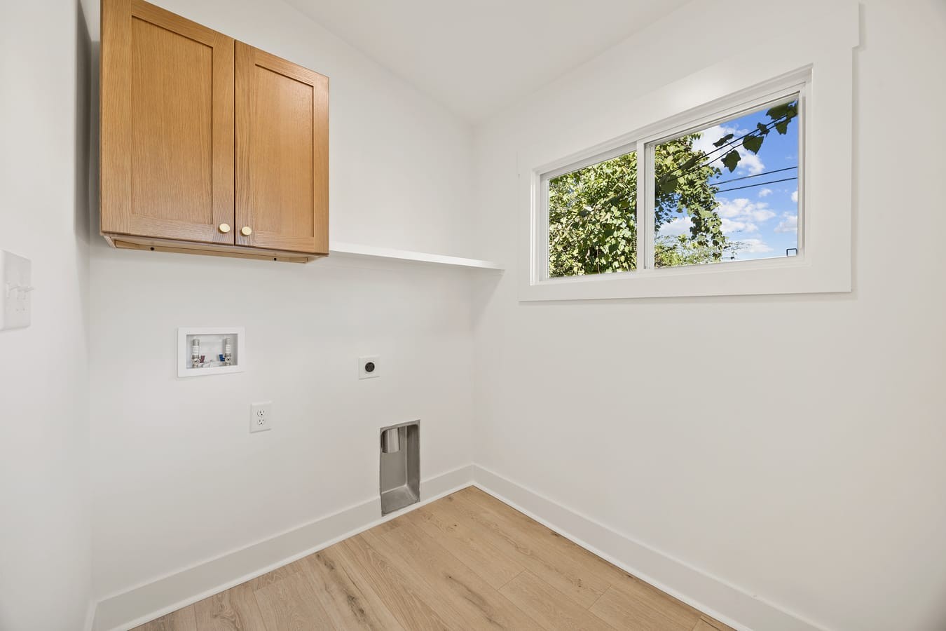 711 Lawrence St Property Photo 16