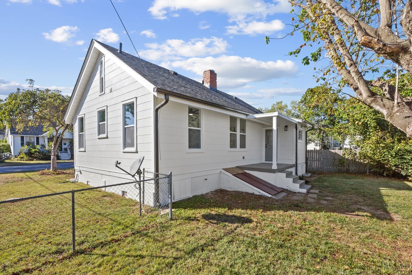 711 Lawrence St Property Photo 28