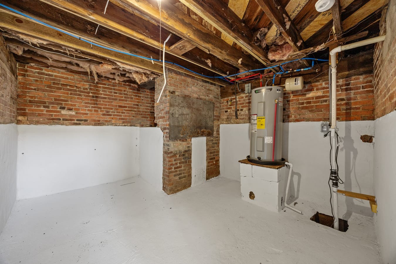 711 Lawrence St Property Photo 32