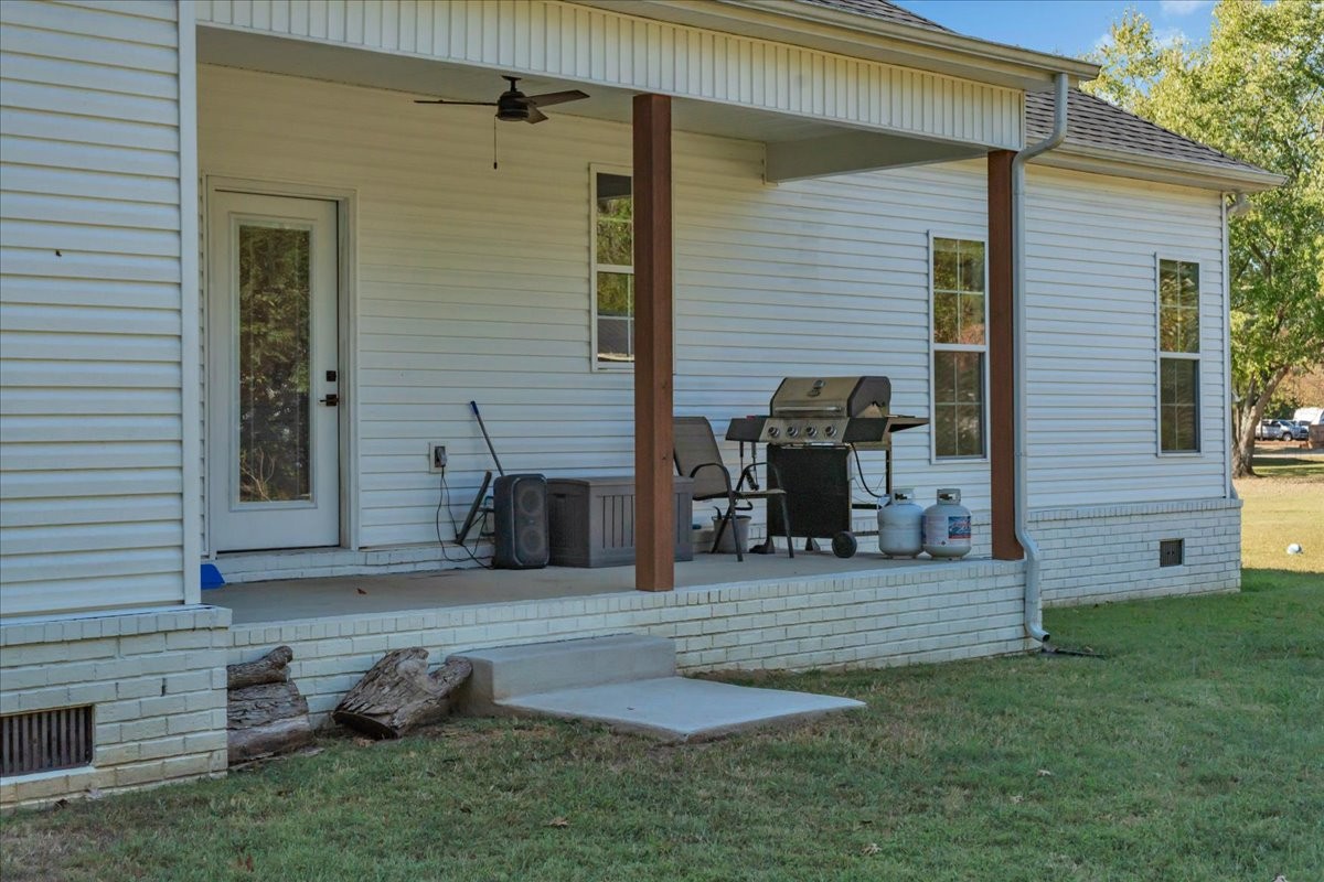 114 Cunningham Ln Property Photo 32