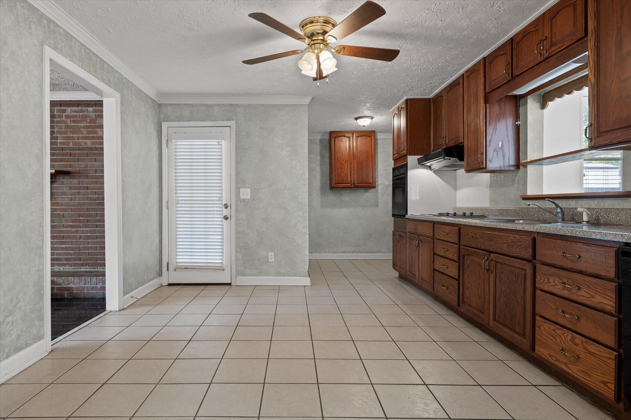336 Isbill Road Property Photo 8