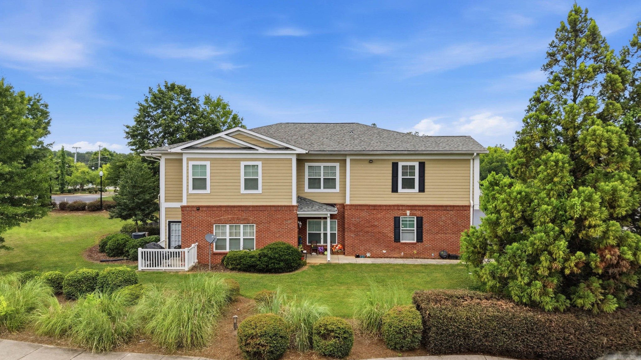 2203 Regency Court Property Photo 27