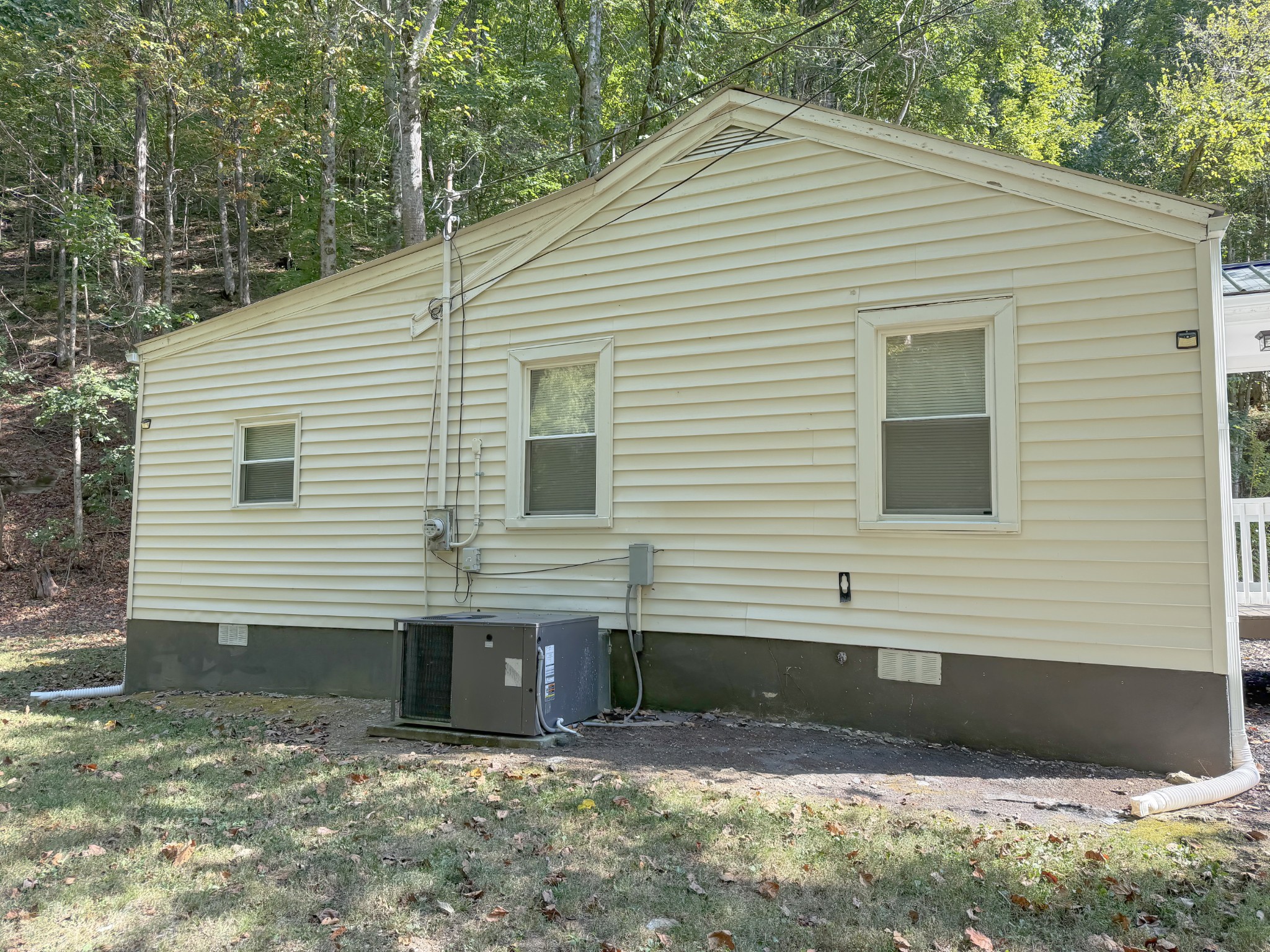 150 Slaters Creek Ln Property Photo 16
