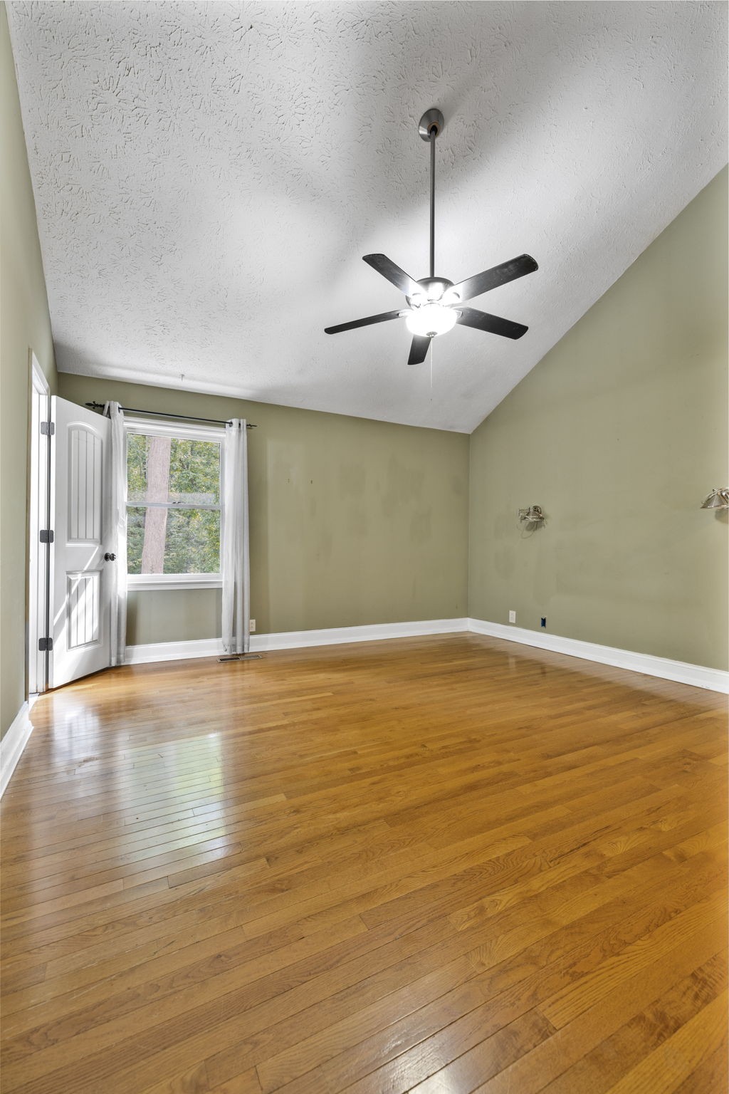 120 Knollwood Ct Property Photo 25