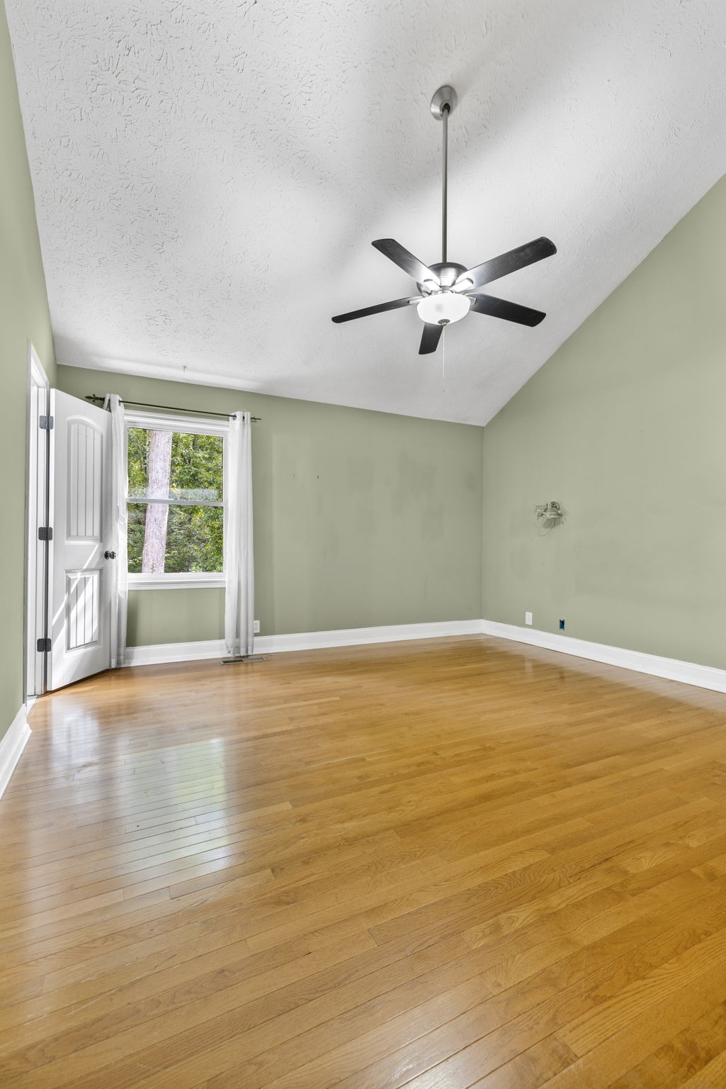 120 Knollwood Ct Property Photo 28