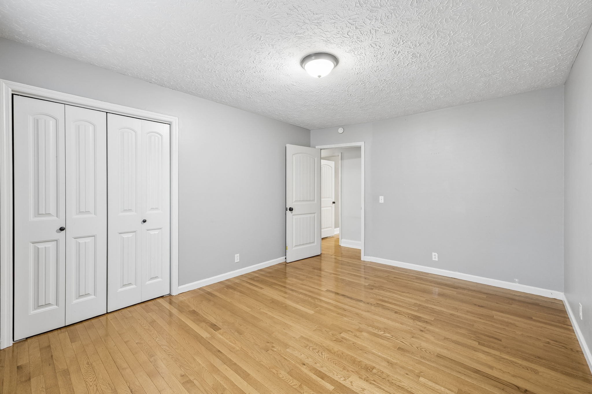 120 Knollwood Ct Property Photo 33