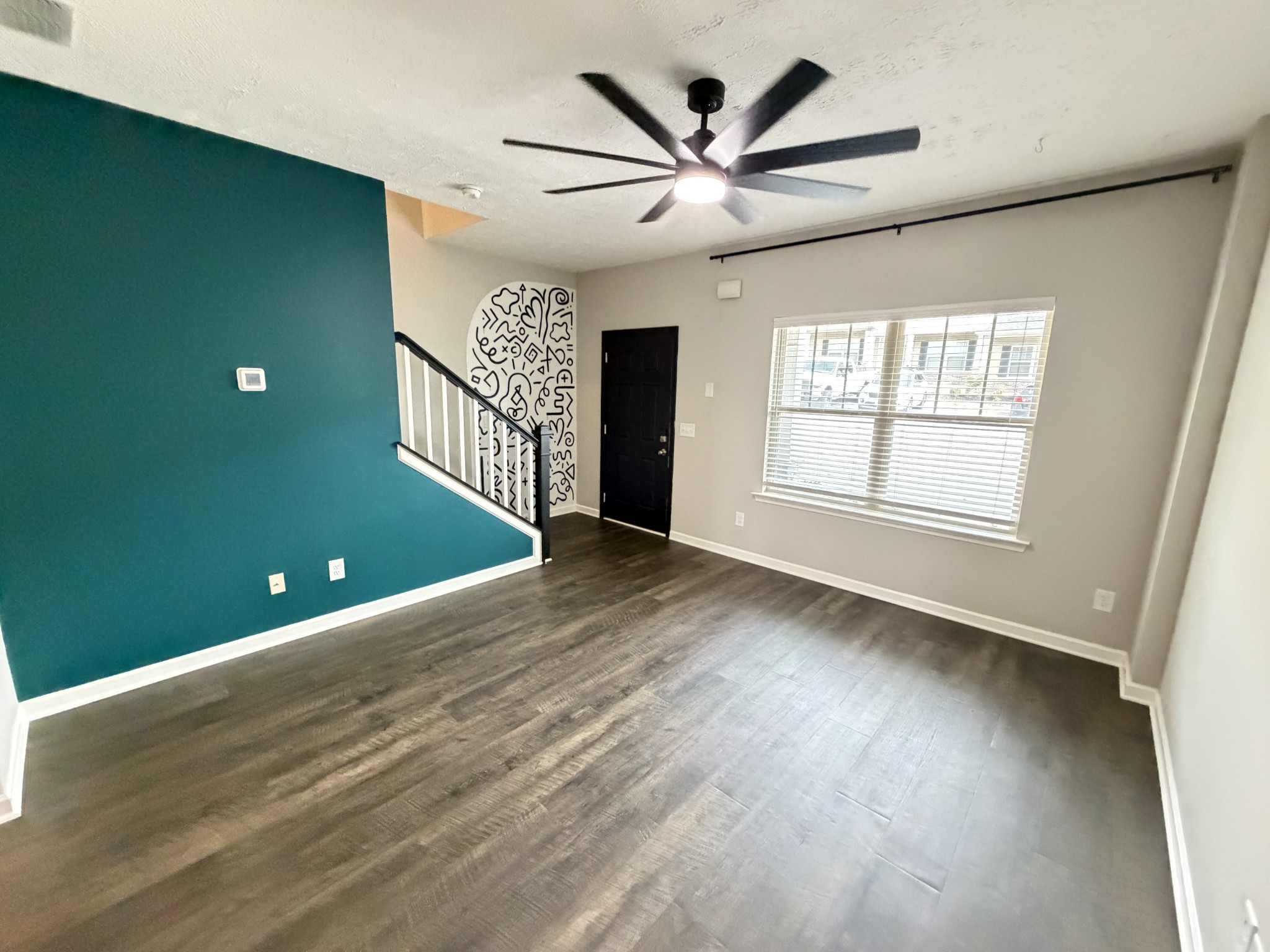 4033 Saddlecreek Way Property Photo 3