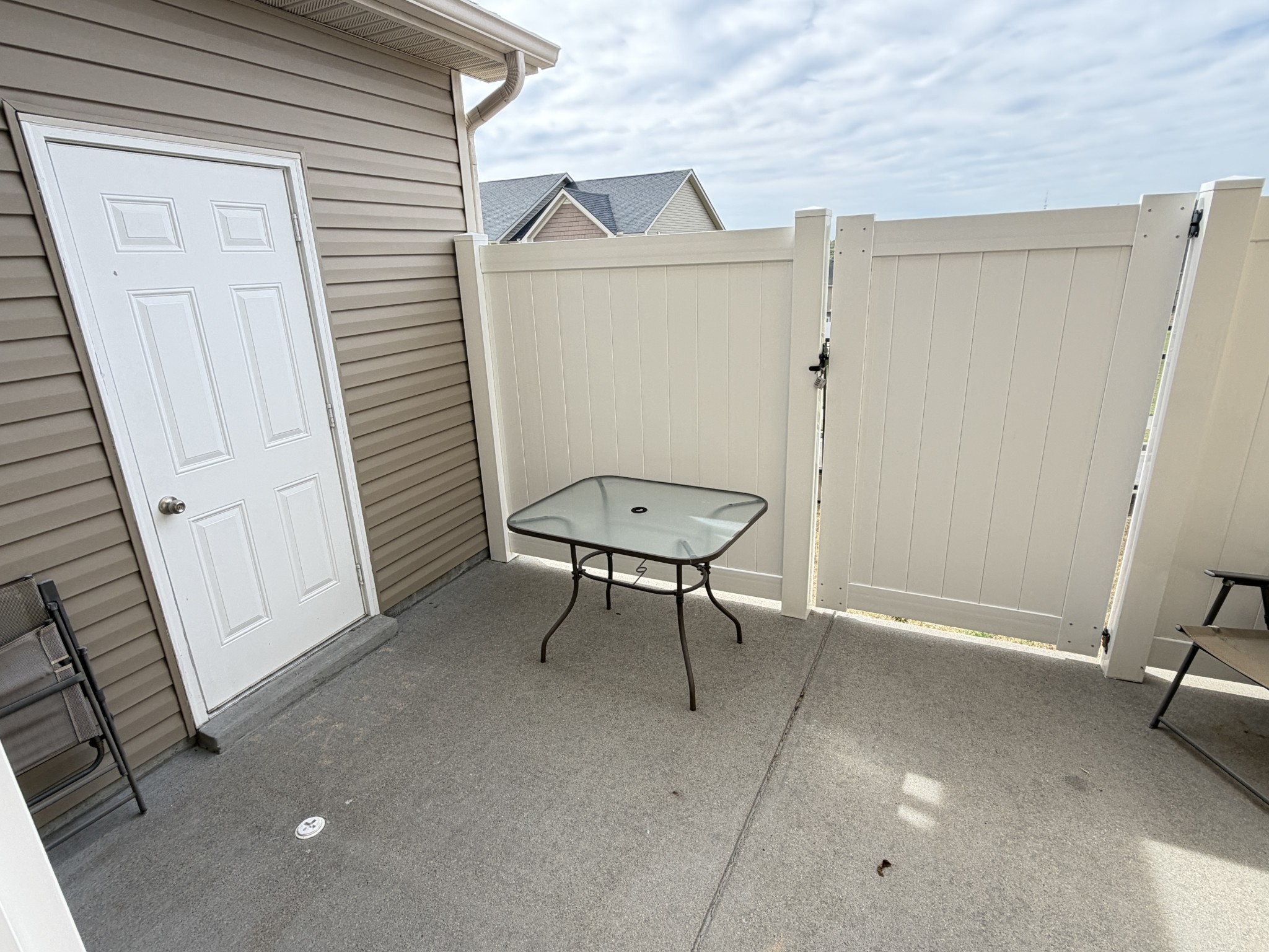 4033 Saddlecreek Way Property Photo 9