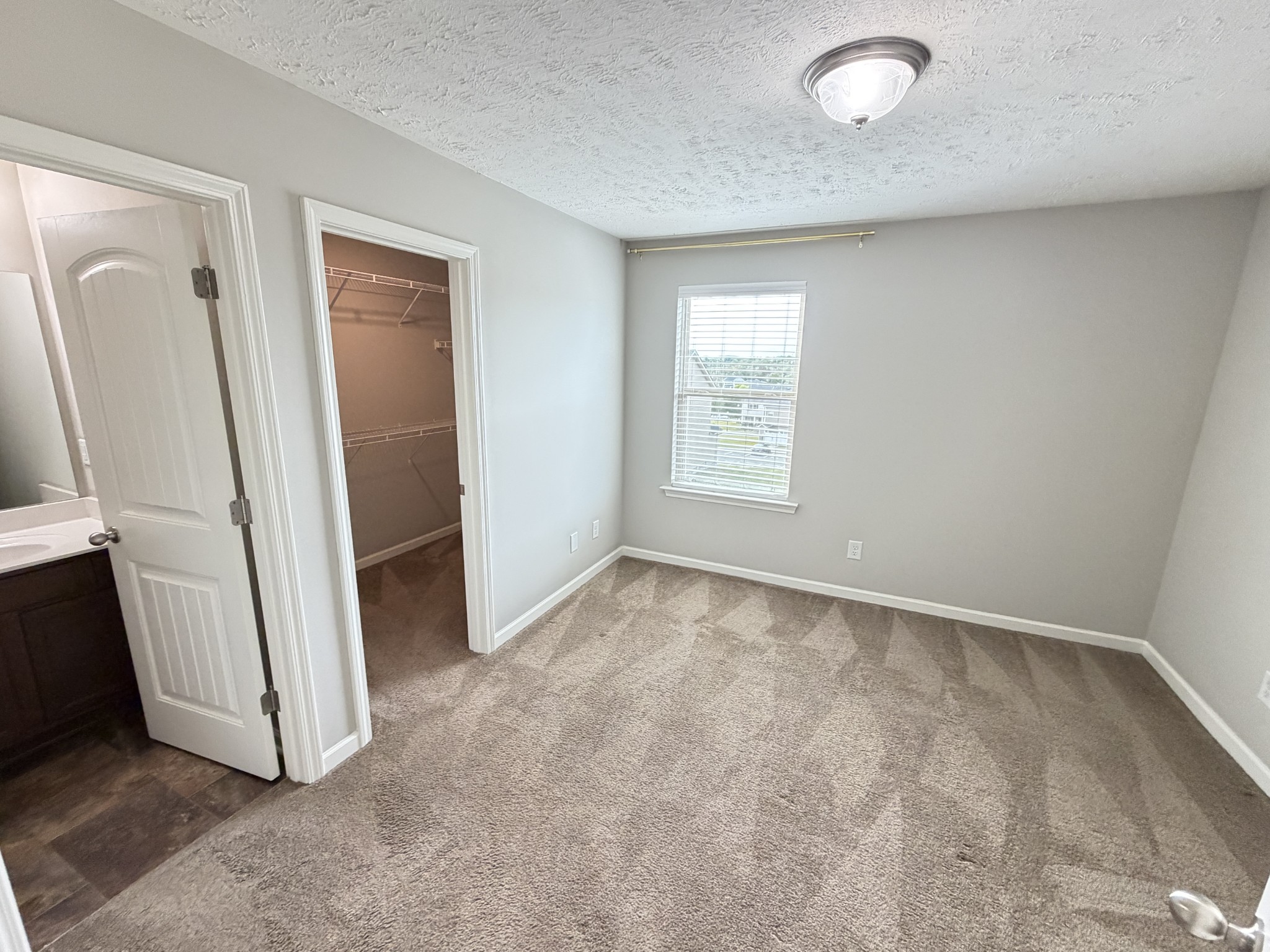 4033 Saddlecreek Way Property Photo 12