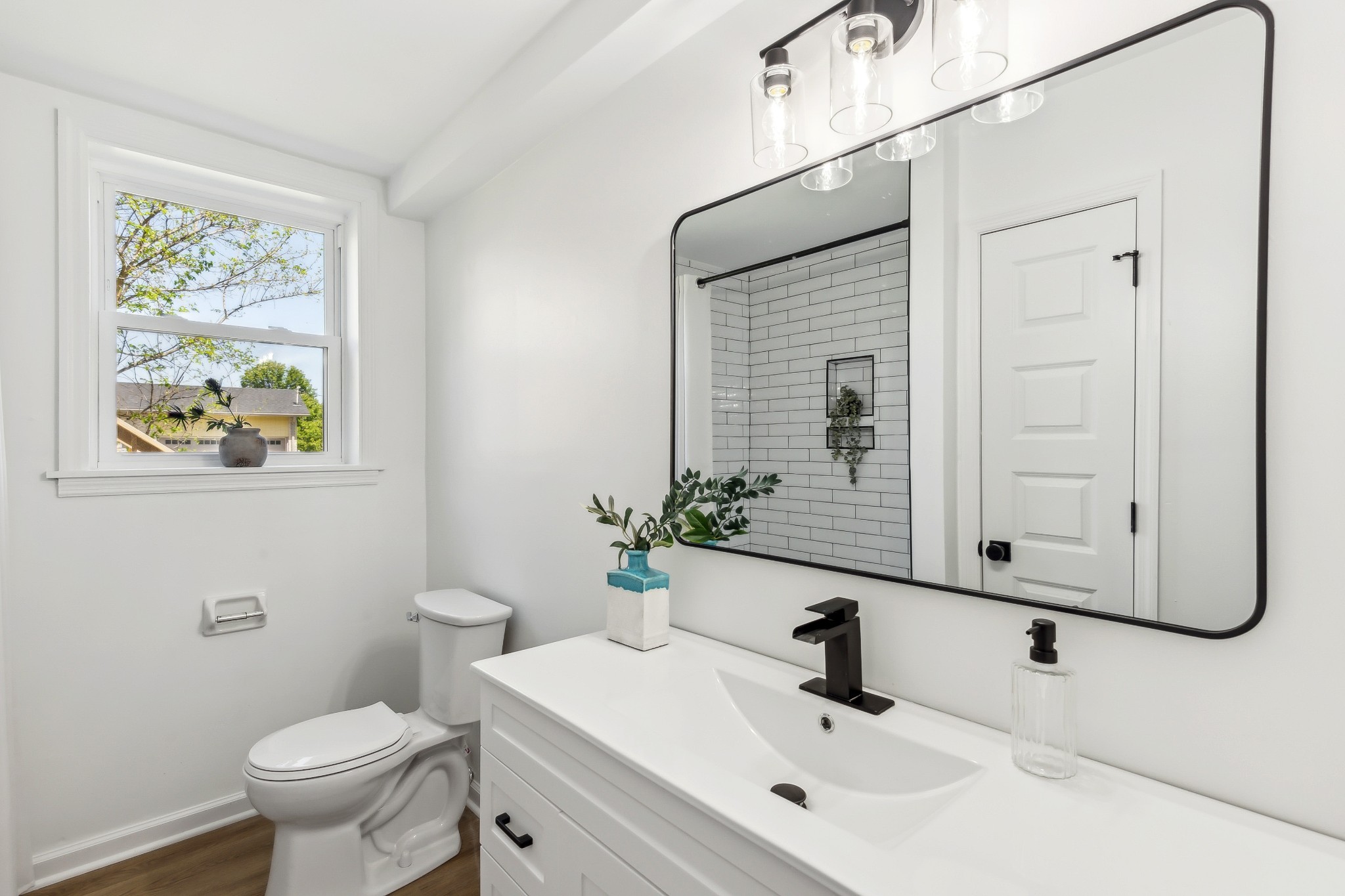 4052 Kings Ln Property Photo 15