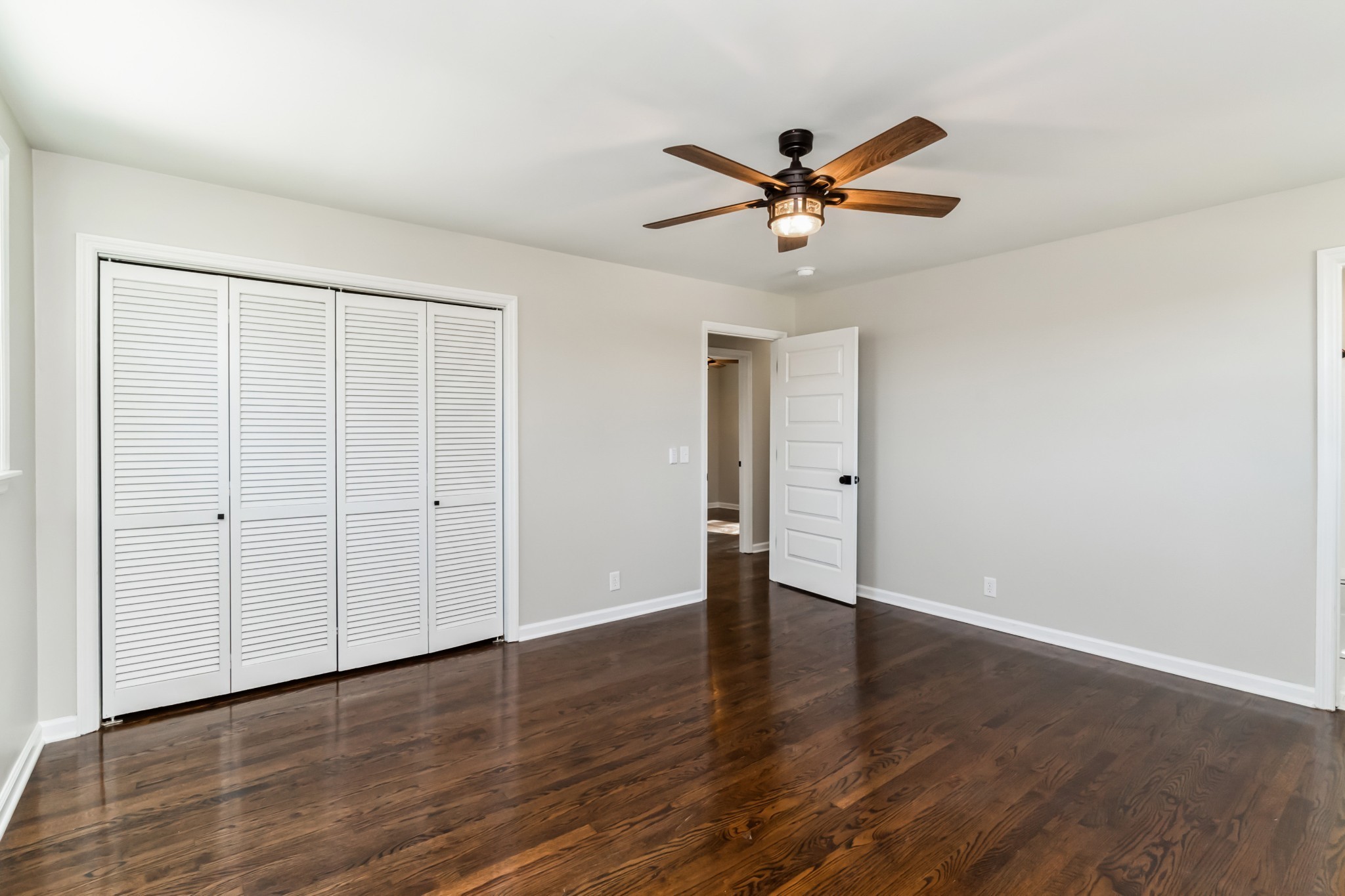 4052 Kings Ln Property Photo 18