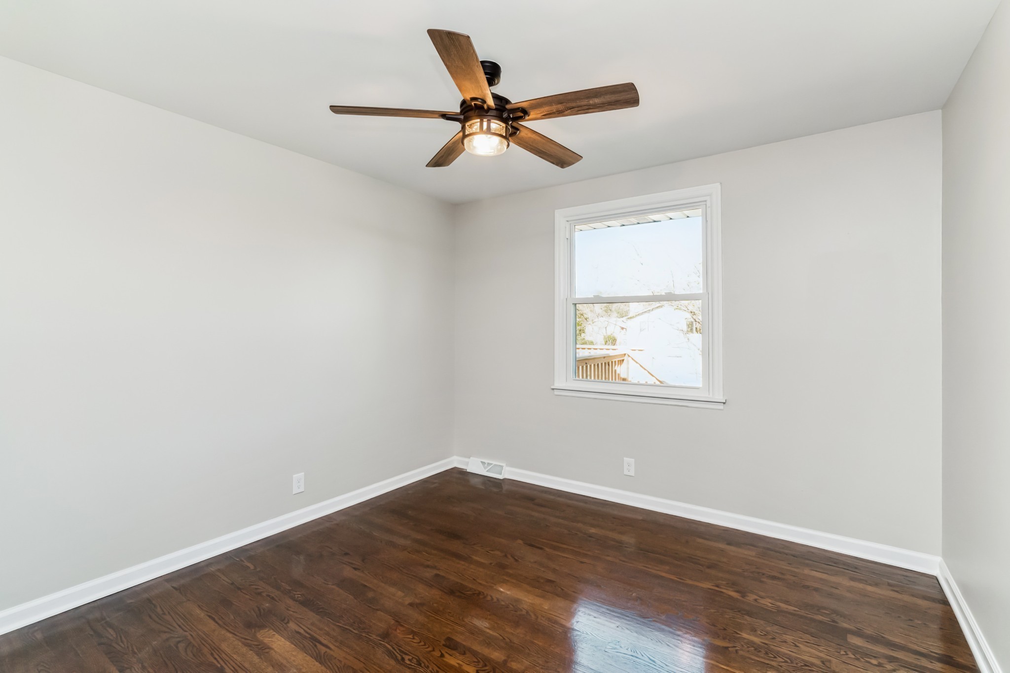 4052 Kings Ln Property Photo 23