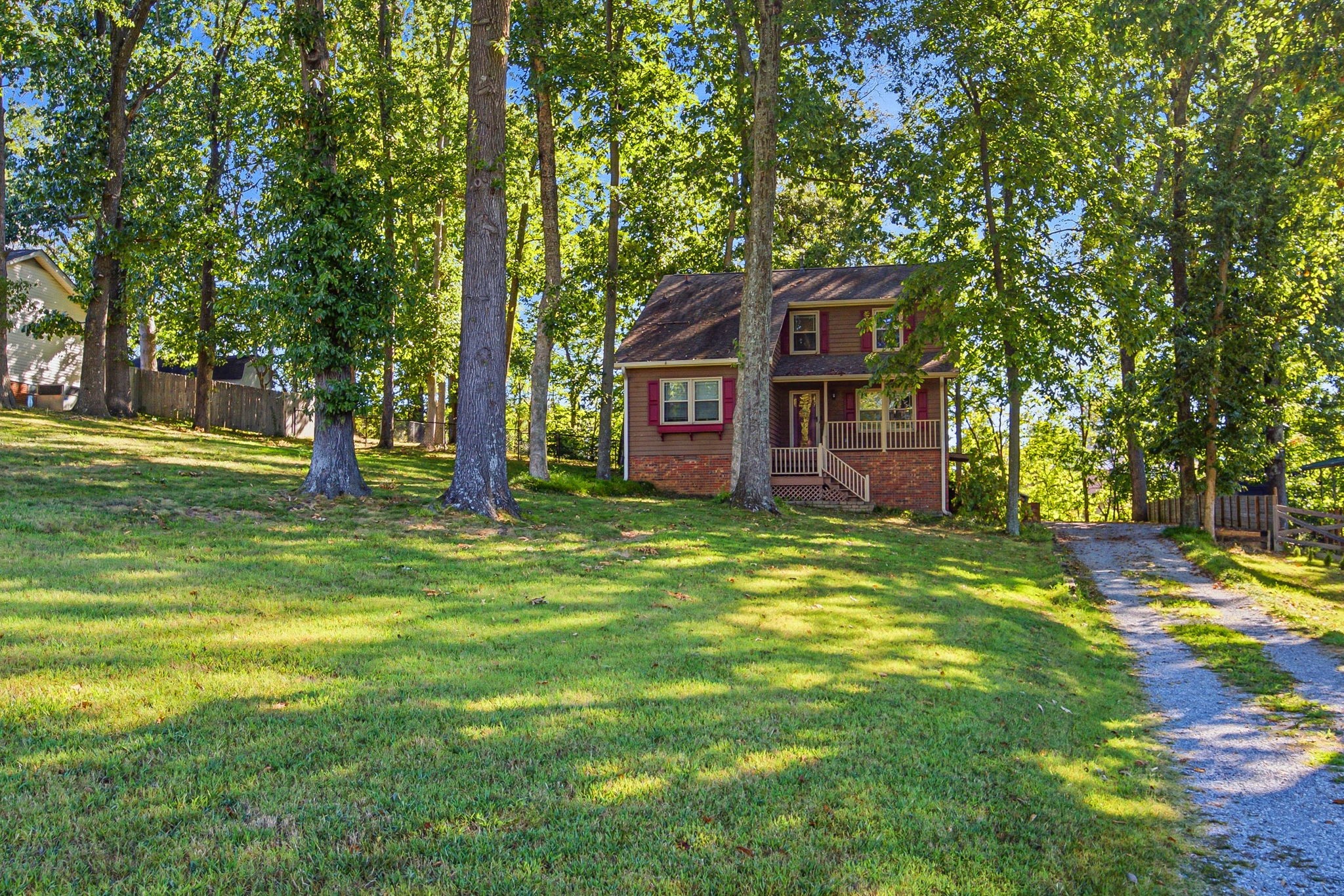 822 Hillside Dr Property Photo 3