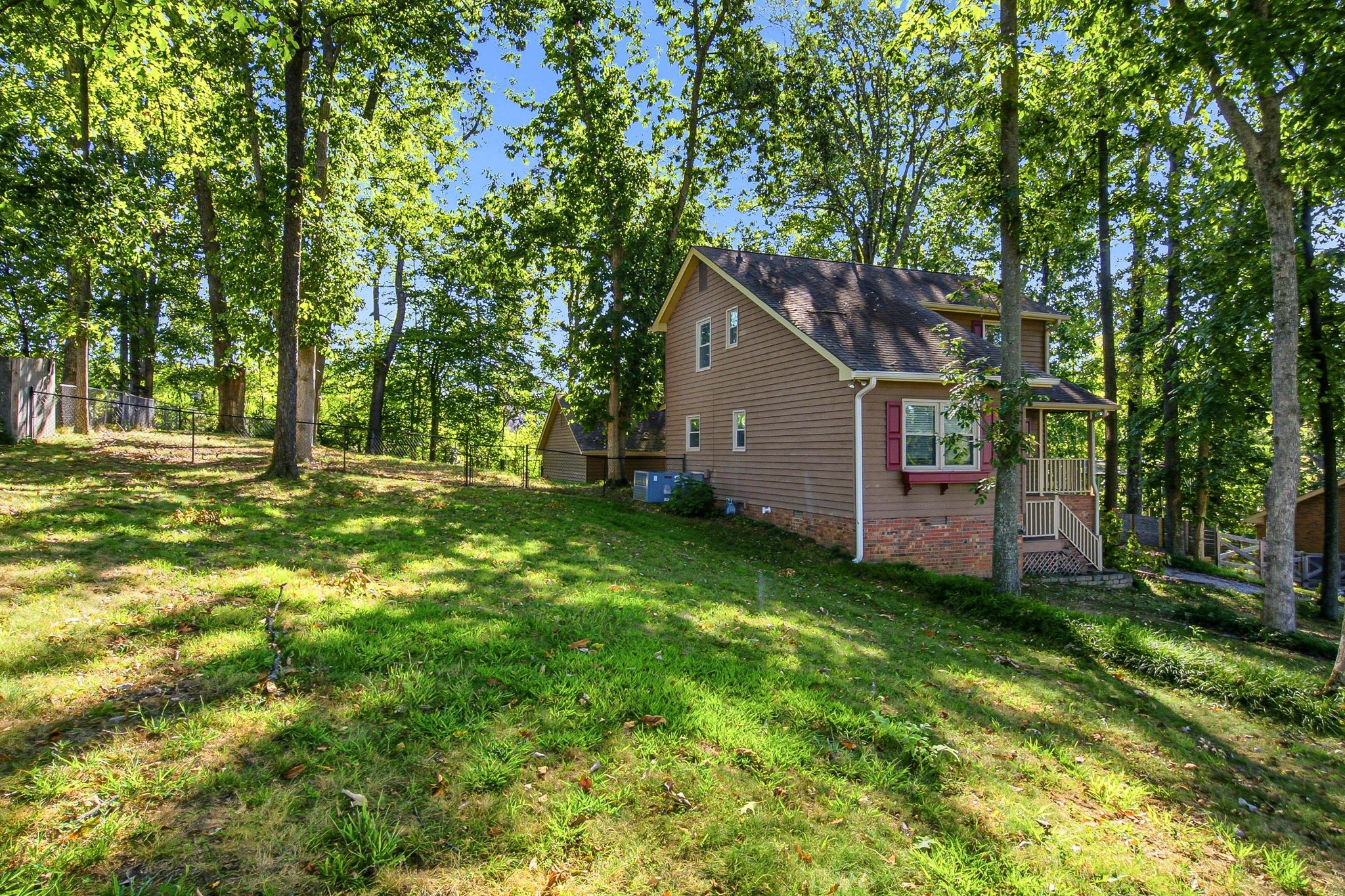 822 Hillside Dr Property Photo 6